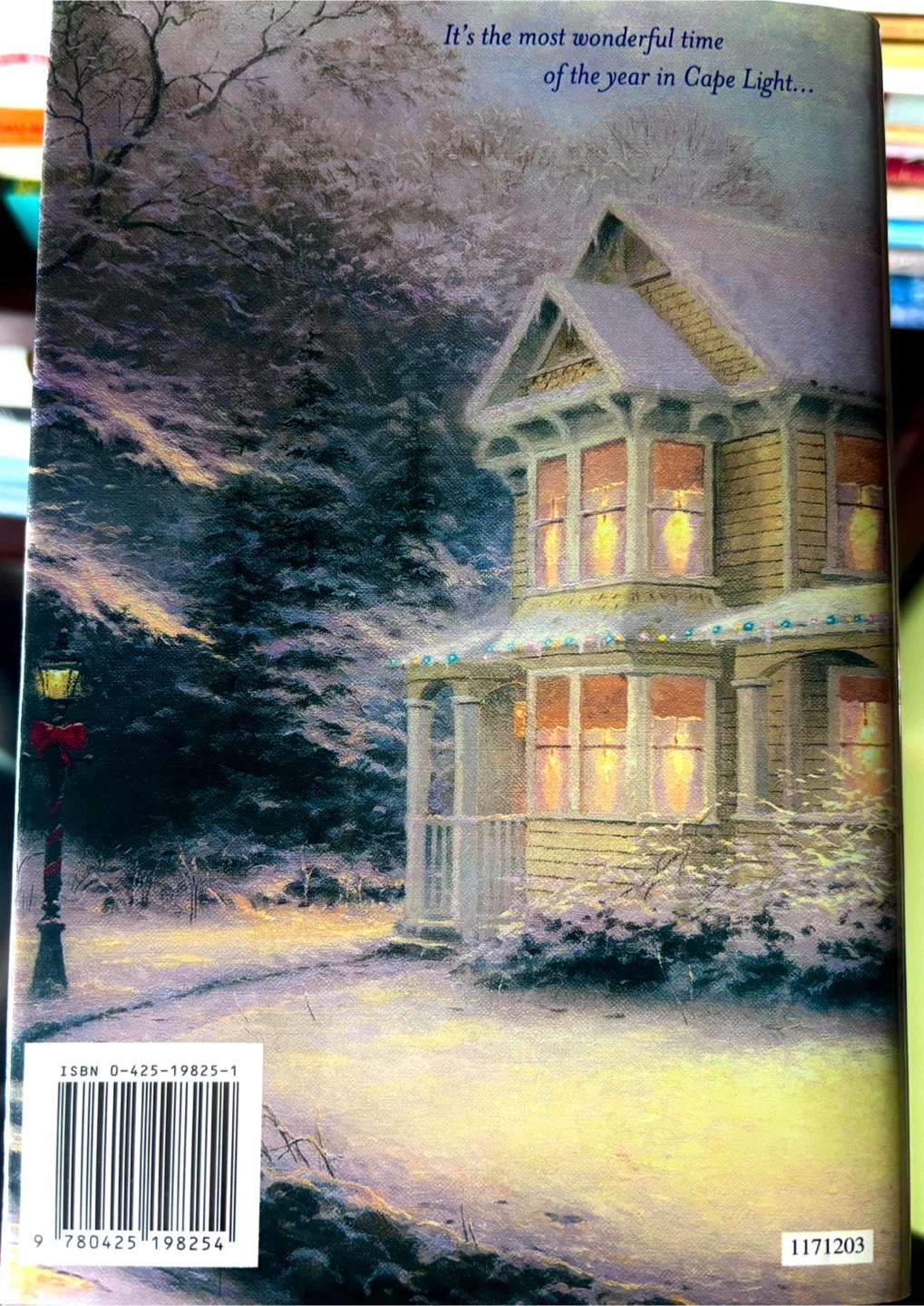 HARDCOVER CHRISTMAS BOOK “A Christmas Promise” - photo 2