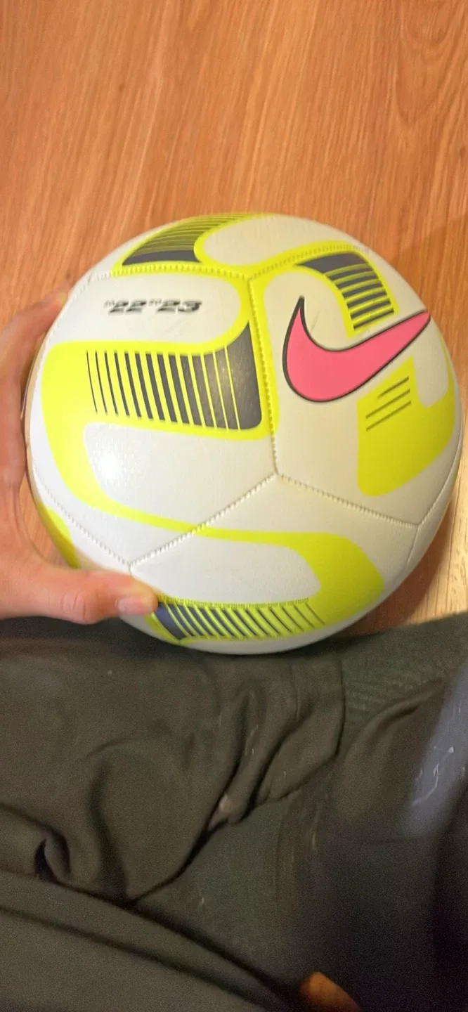 Nike pitch soccer ball 2022 - 2023 image indicator(2)