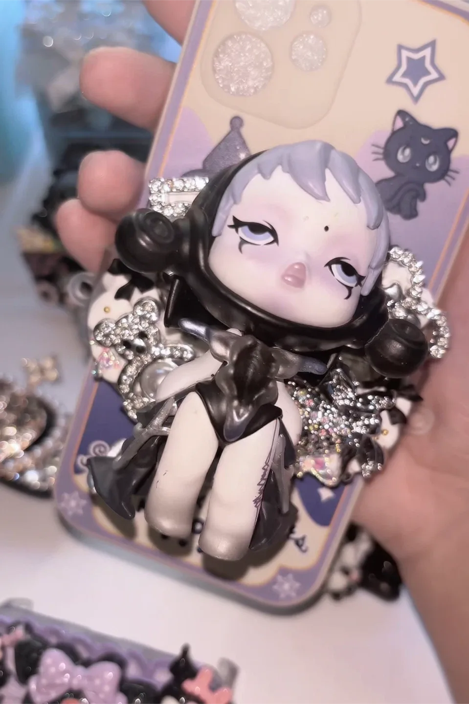 15$ keychains and phone accessories image indicator(3)