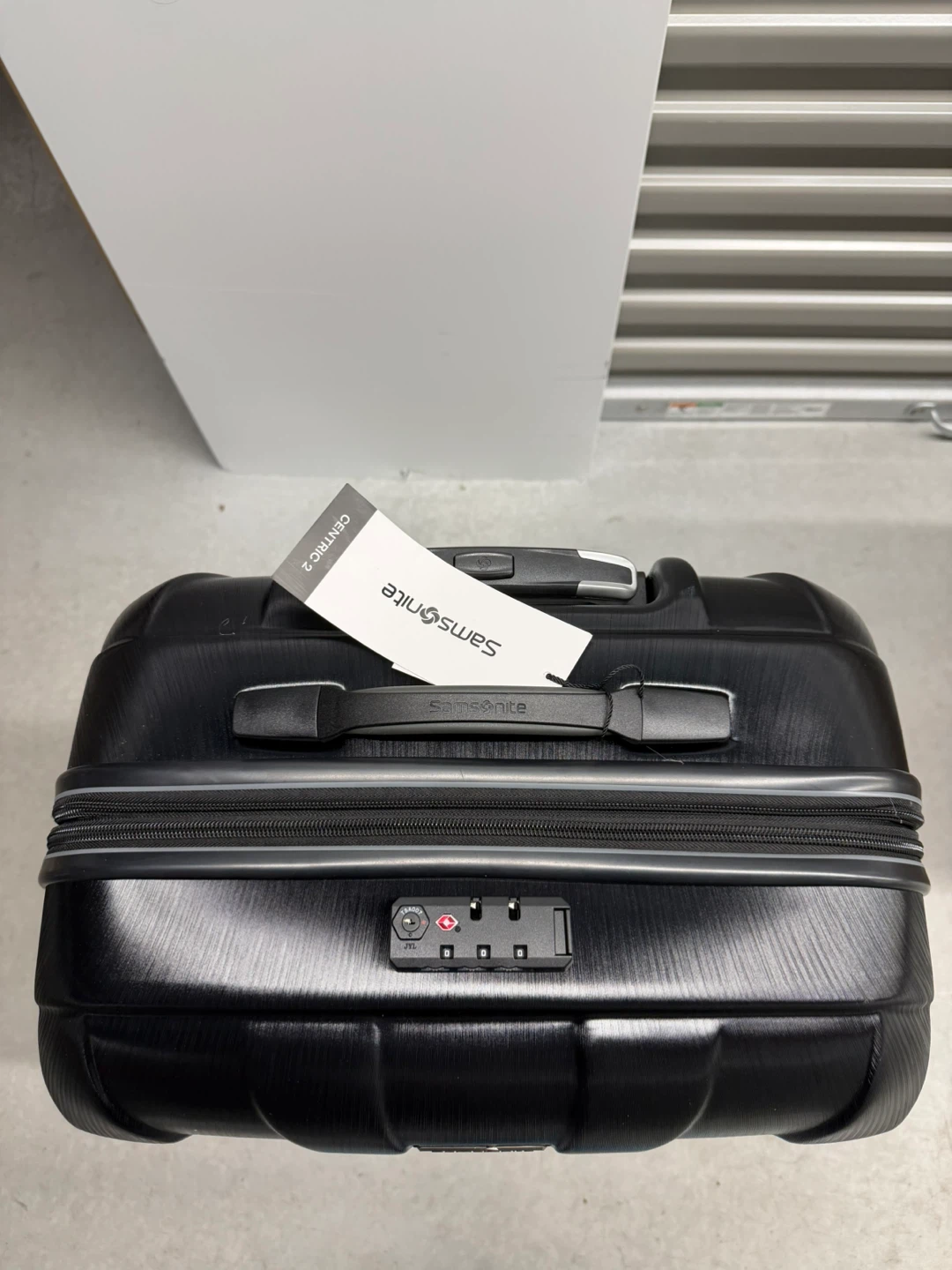 Samsonite Centric 2 Hardside Spinner Medium Suitcase - Black - photo 5