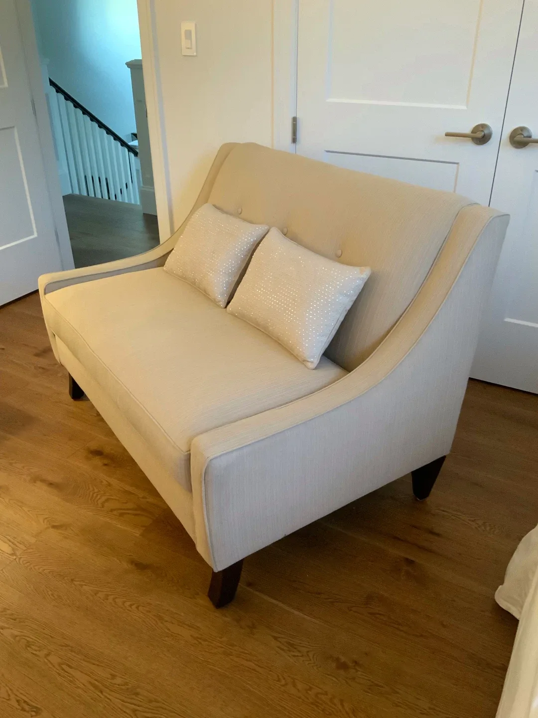 ⭐️Beautiful Custom Elte Loveseat And Cushions⭐️ image indicator(2)