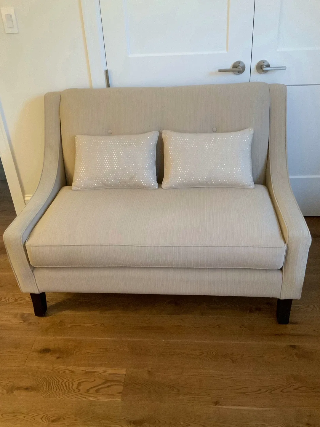 ⭐️Beautiful Custom Elte Loveseat And Cushions⭐️ image indicator(3)