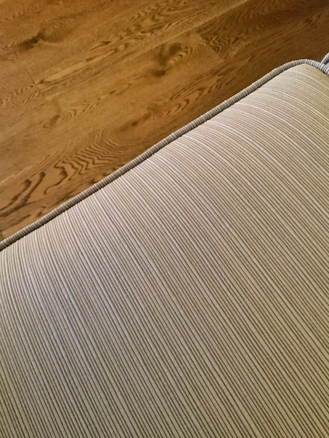 ⭐️Beautiful Custom Elte Loveseat And Cushions⭐️ image indicator(7)