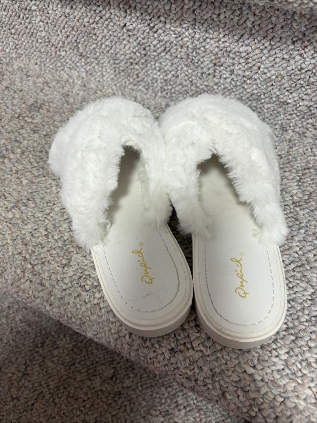 Qupid White Fuzzy Slippers - photo 2