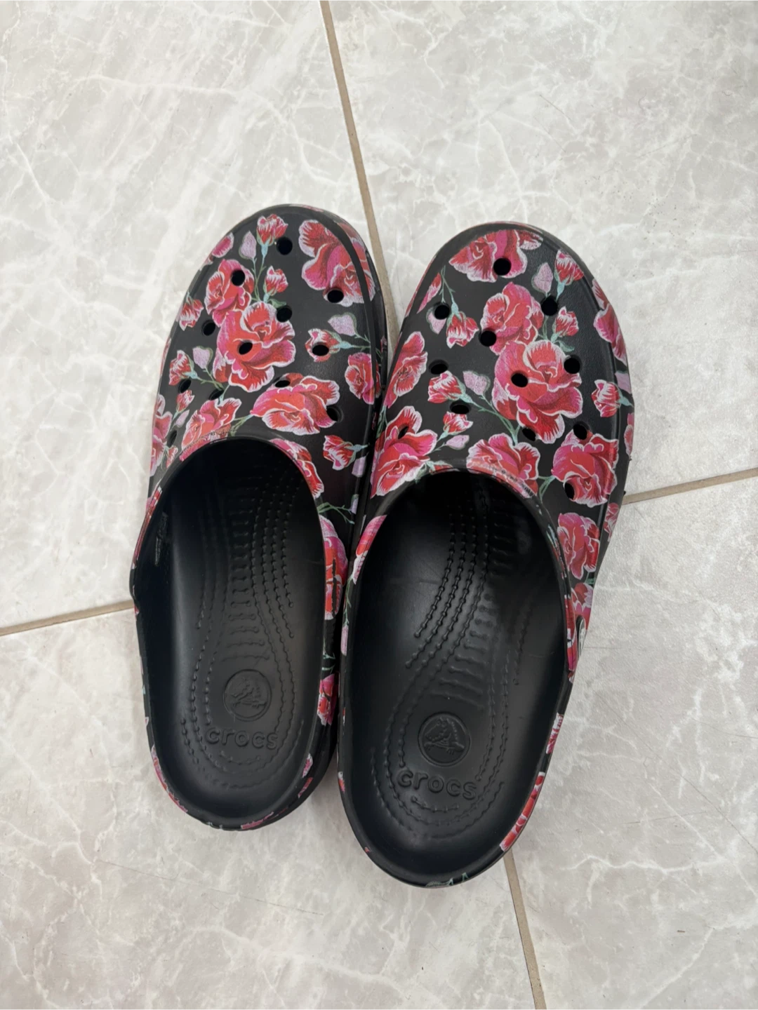 Crocs Floral Clogs, Size 8 - photo 2