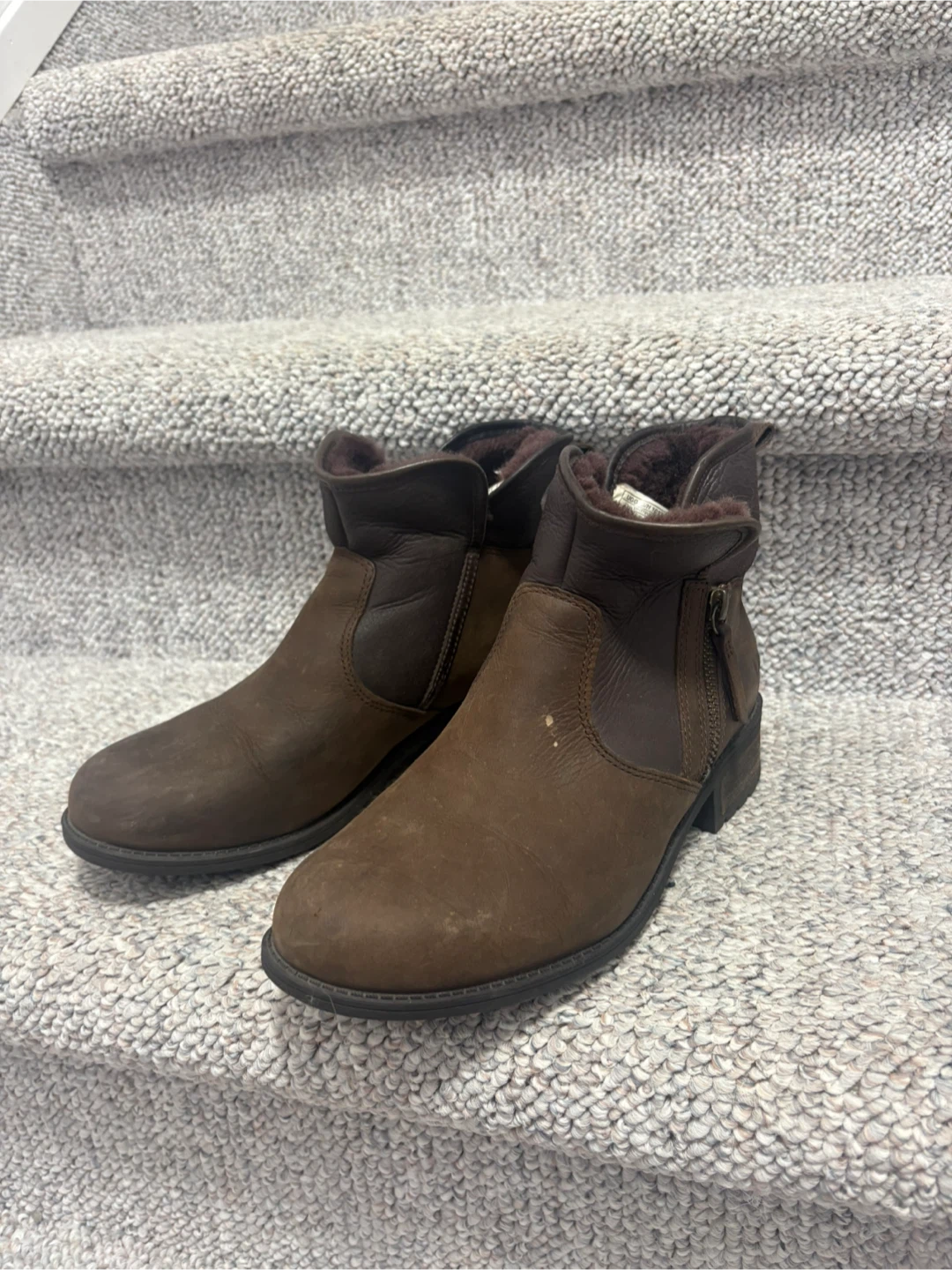 Ugg Brown Leather Ankle Boots Size 7 - photo 3