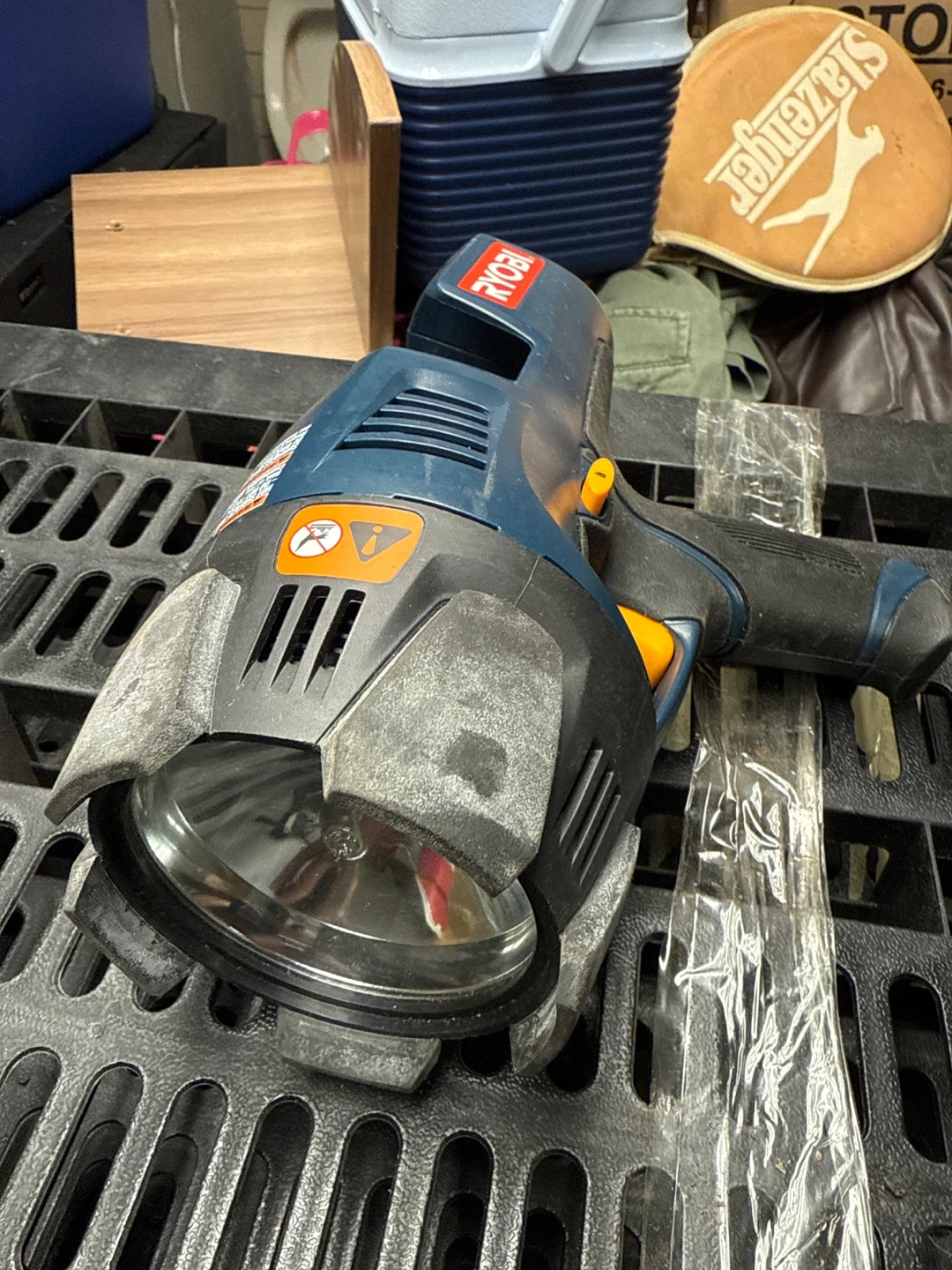 Ryobi P715 18V Cordless Spotlight - photo 3
