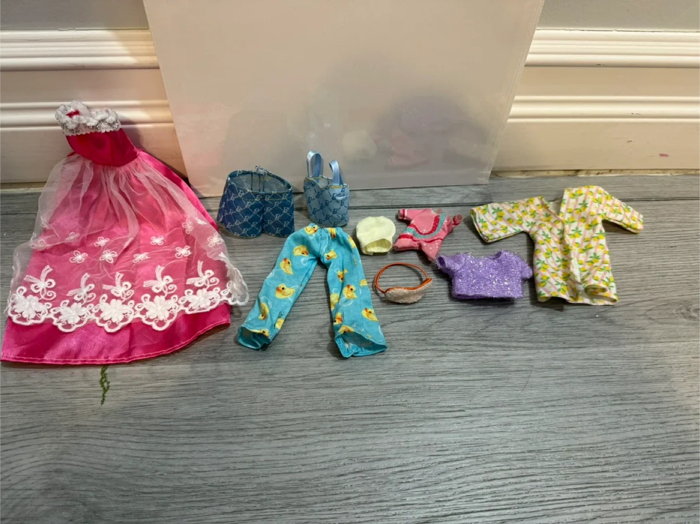 Huge Barbie & Doll Accessory Bundle – 100+ Pieces image indicator(8)