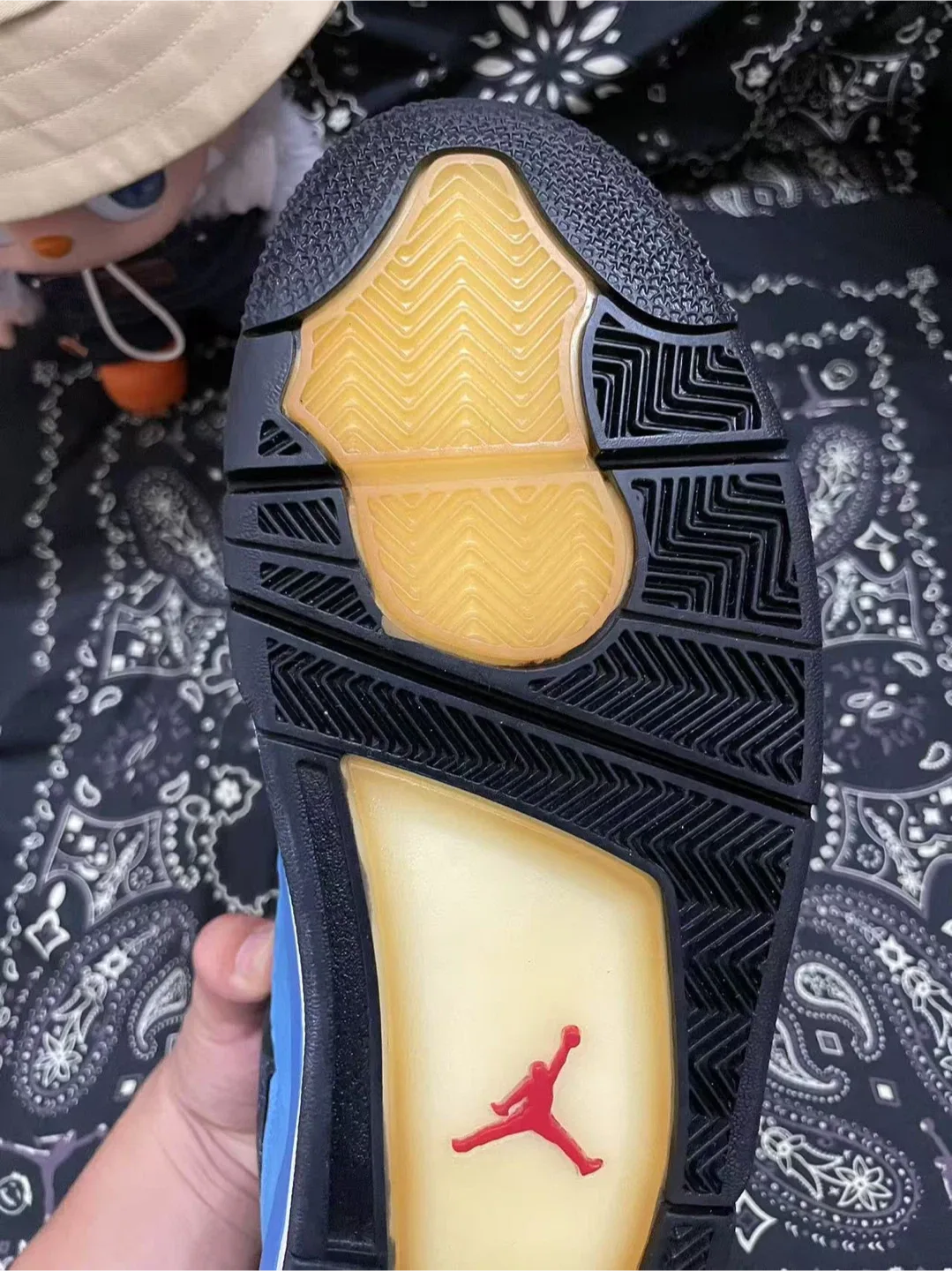 Air Jordan 4 Retro Travis Scott Cactus Jack size 11.5 image indicator(5)