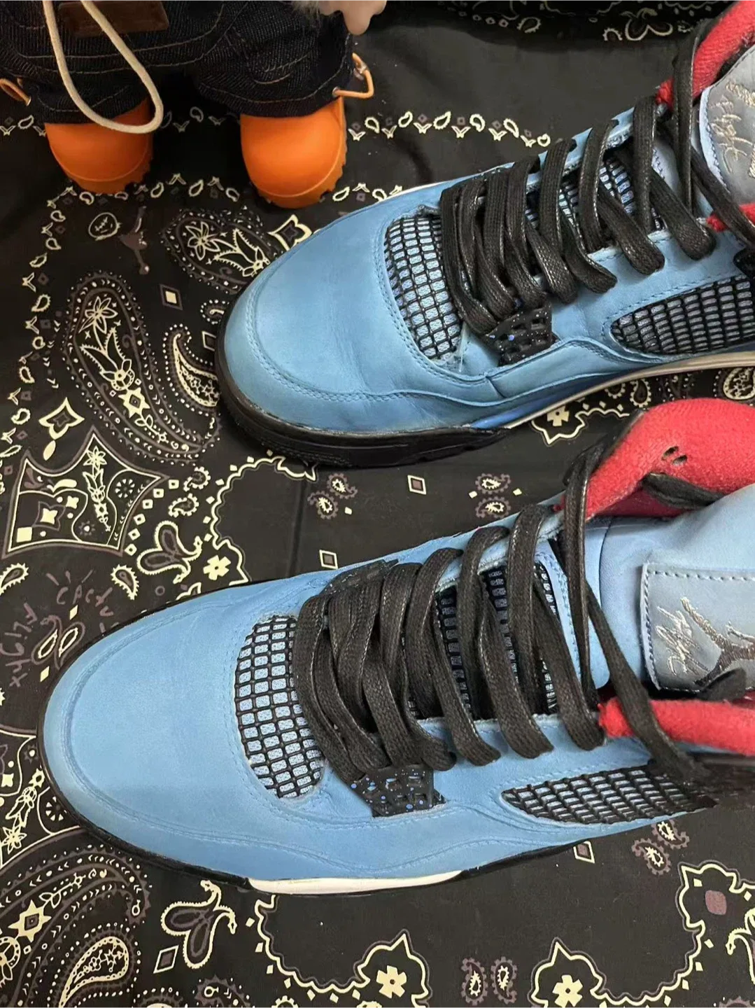 Air Jordan 4 Retro Travis Scott Cactus Jack size 11.5 image indicator(2)