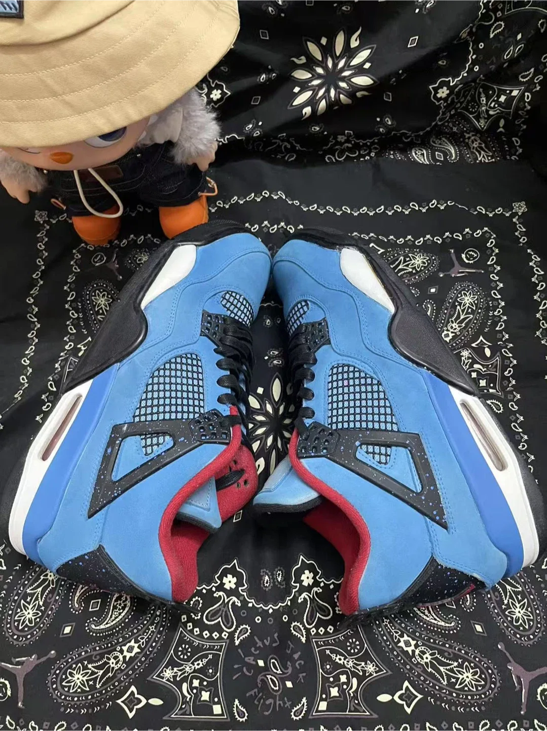 Air Jordan 4 Retro Travis Scott Cactus Jack size 11.5 image indicator(8)