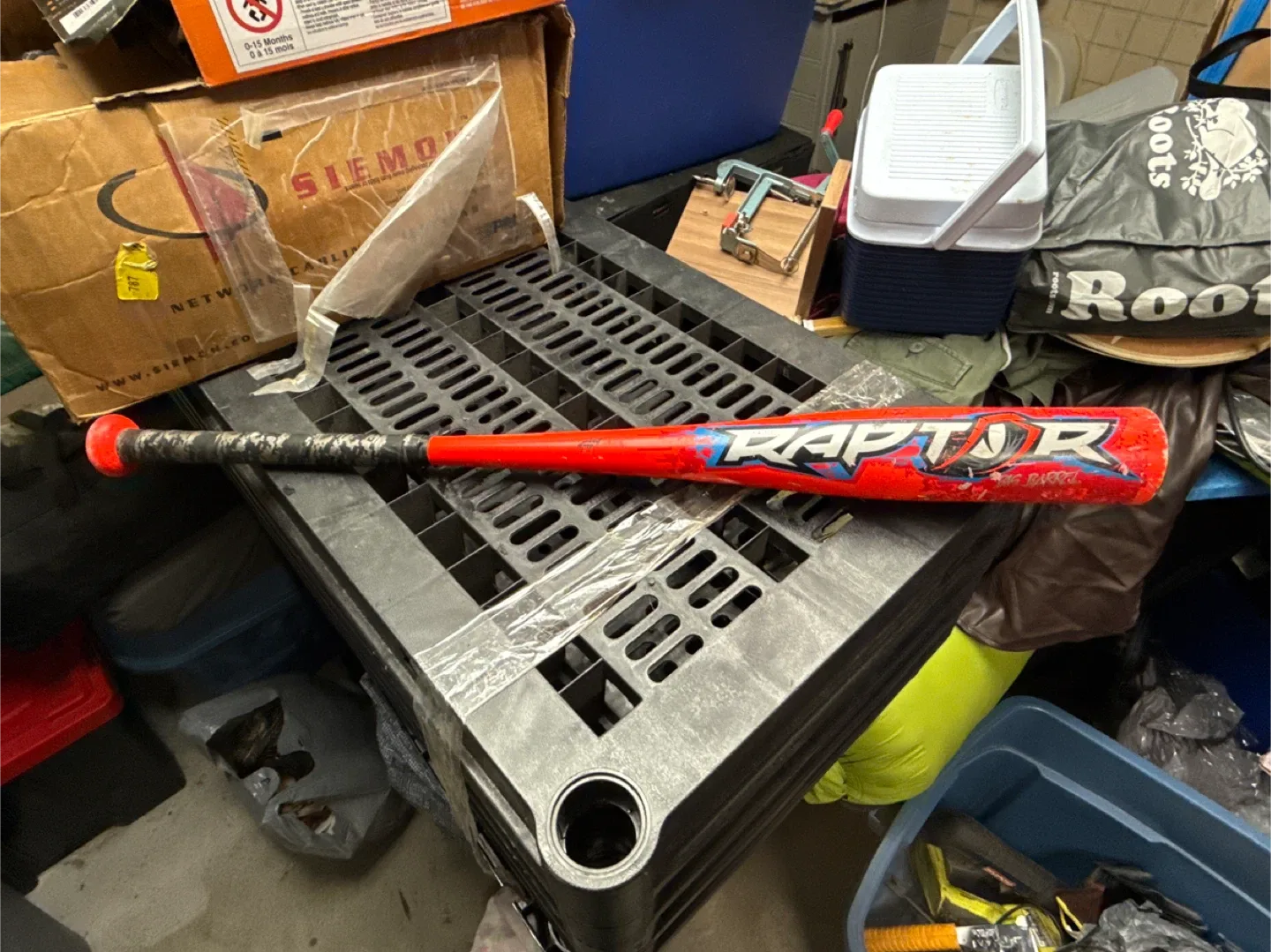 Raptor Baseball Bat - Red