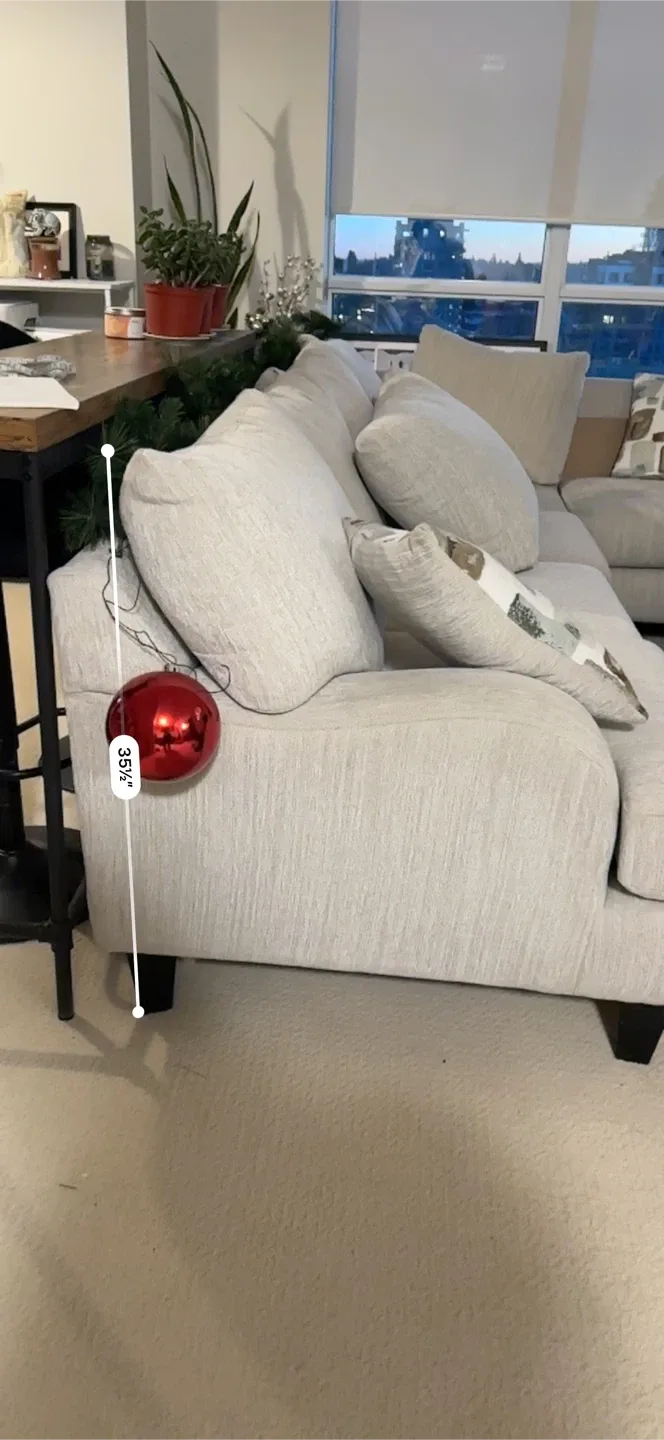 Nofia 3-Piece Sectional - Linen Beige image indicator(6)