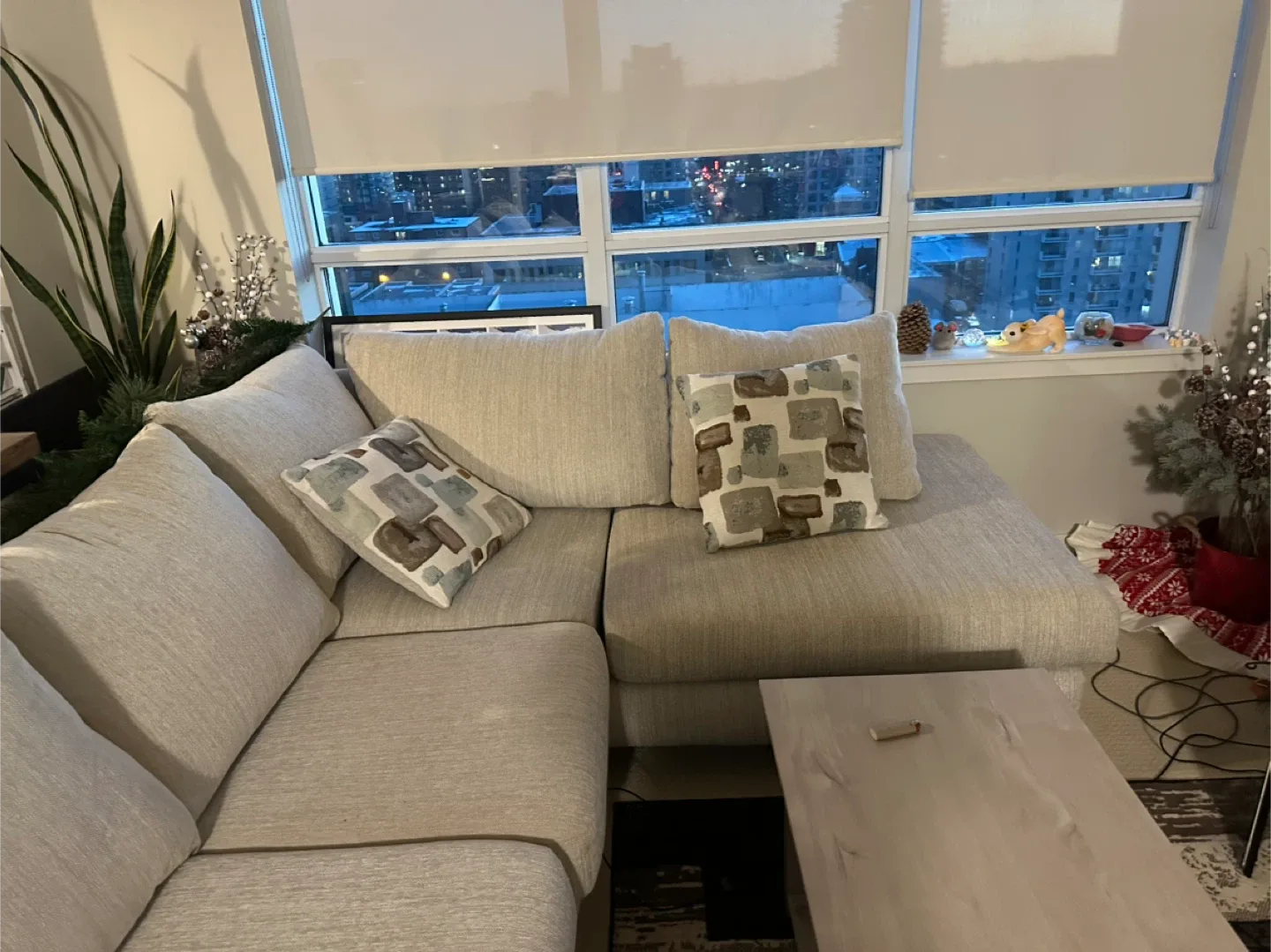 Nofia 3-Piece Sectional - Linen Beige image indicator(8)