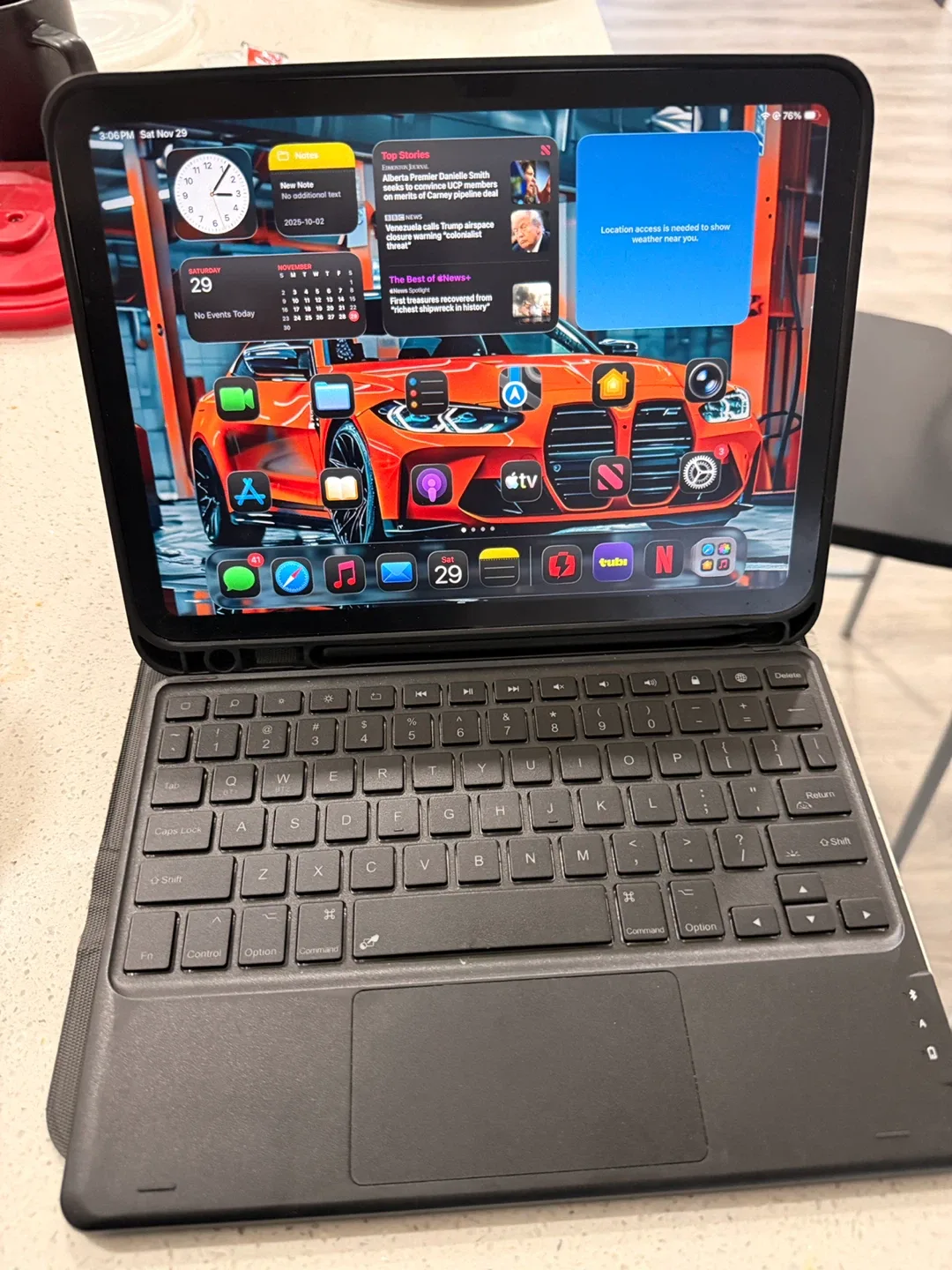 iPad 10th Gen + Logitech Keyboard Case