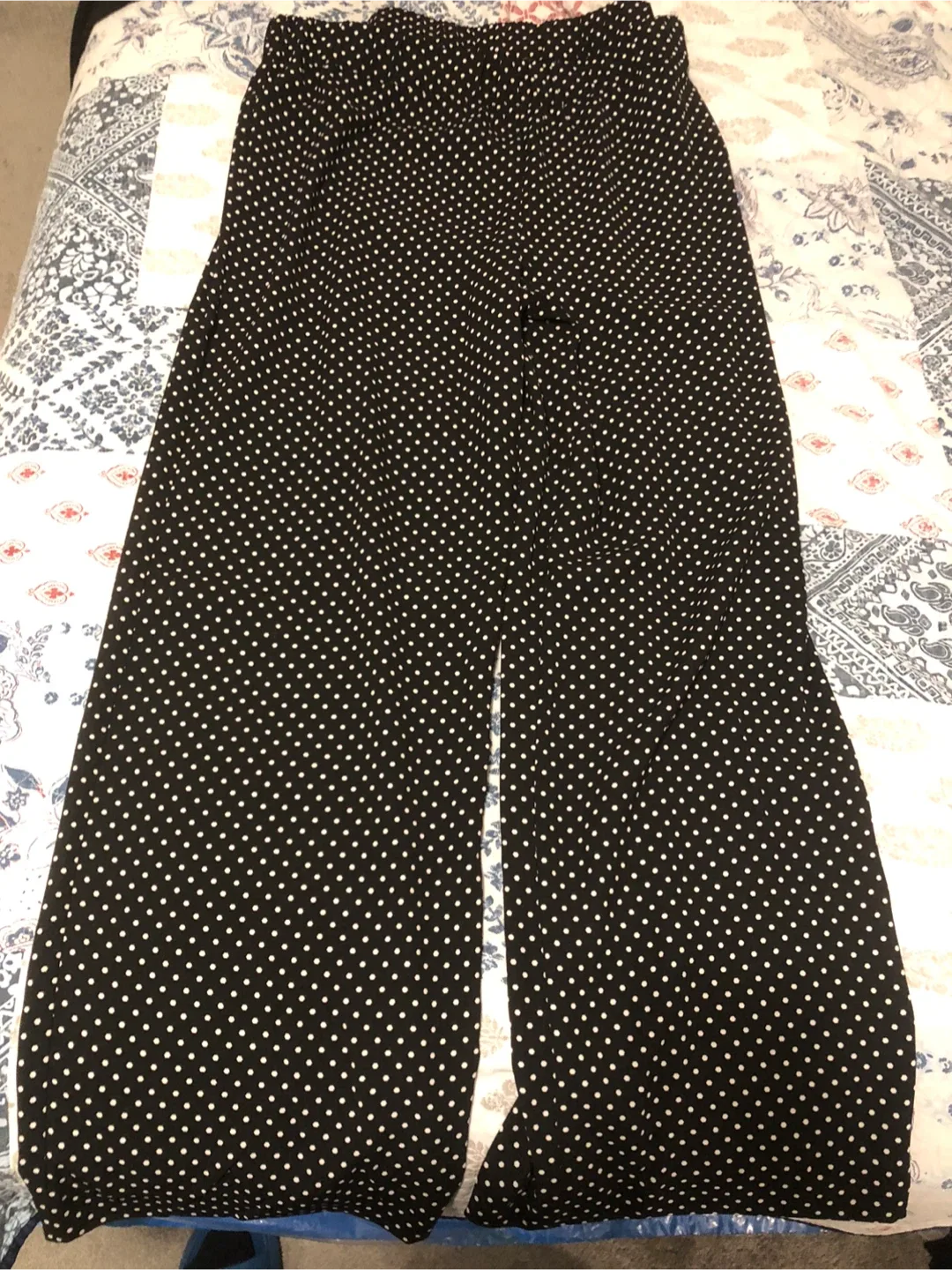 Le chateau black pants with white dots