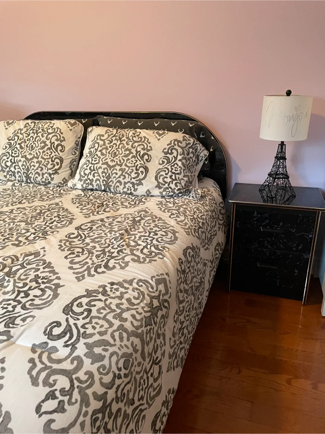 Bedroom Set - Bed, Dresser, Nightstands