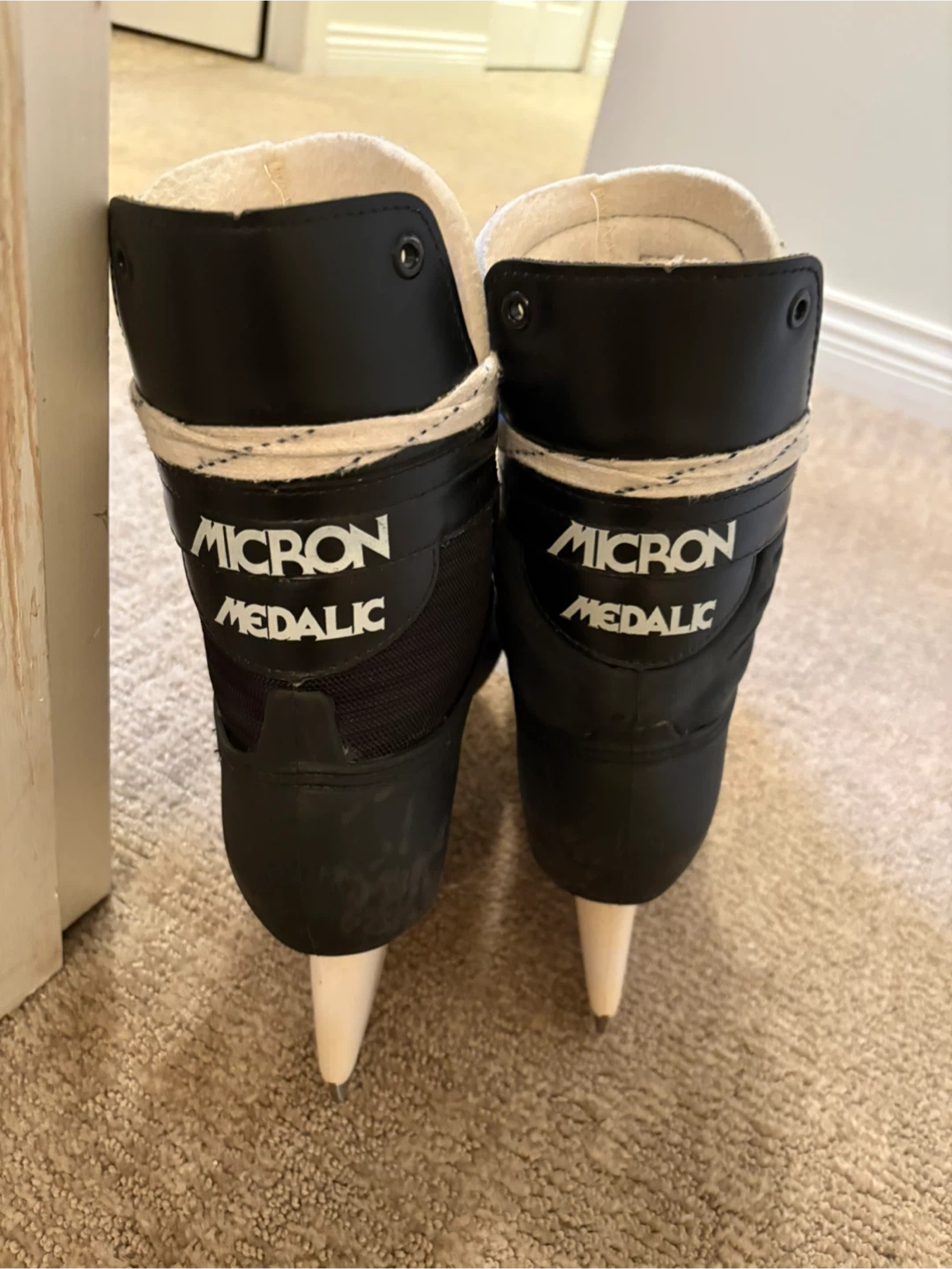 Micron Medalic Gold Ice Hockey Skates - Size 8.5W - photo 3