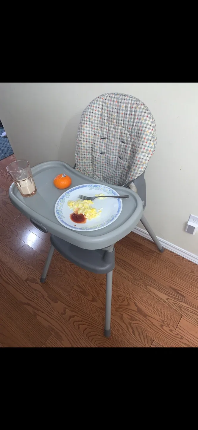 Baby Eating Feeding High Chair image indicator(4)