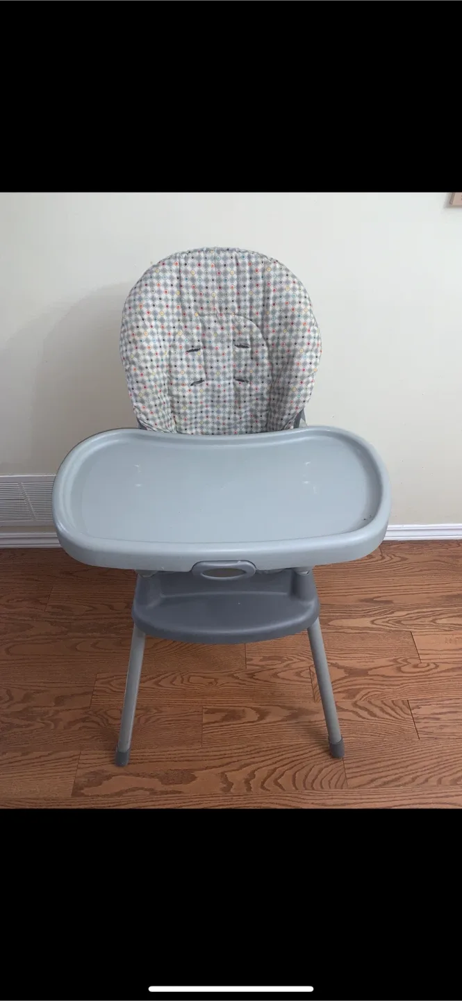 Baby Eating Feeding High Chair image indicator(2)