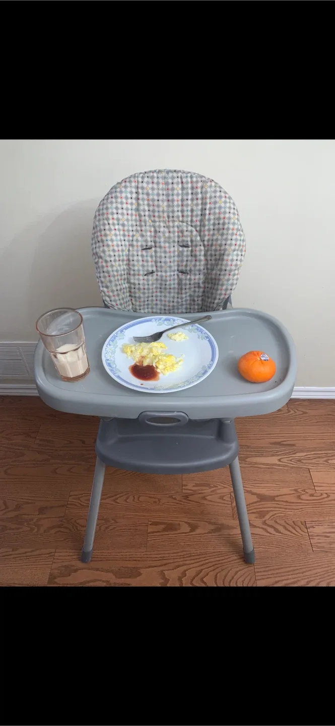 Baby Eating Feeding High Chair image indicator(3)