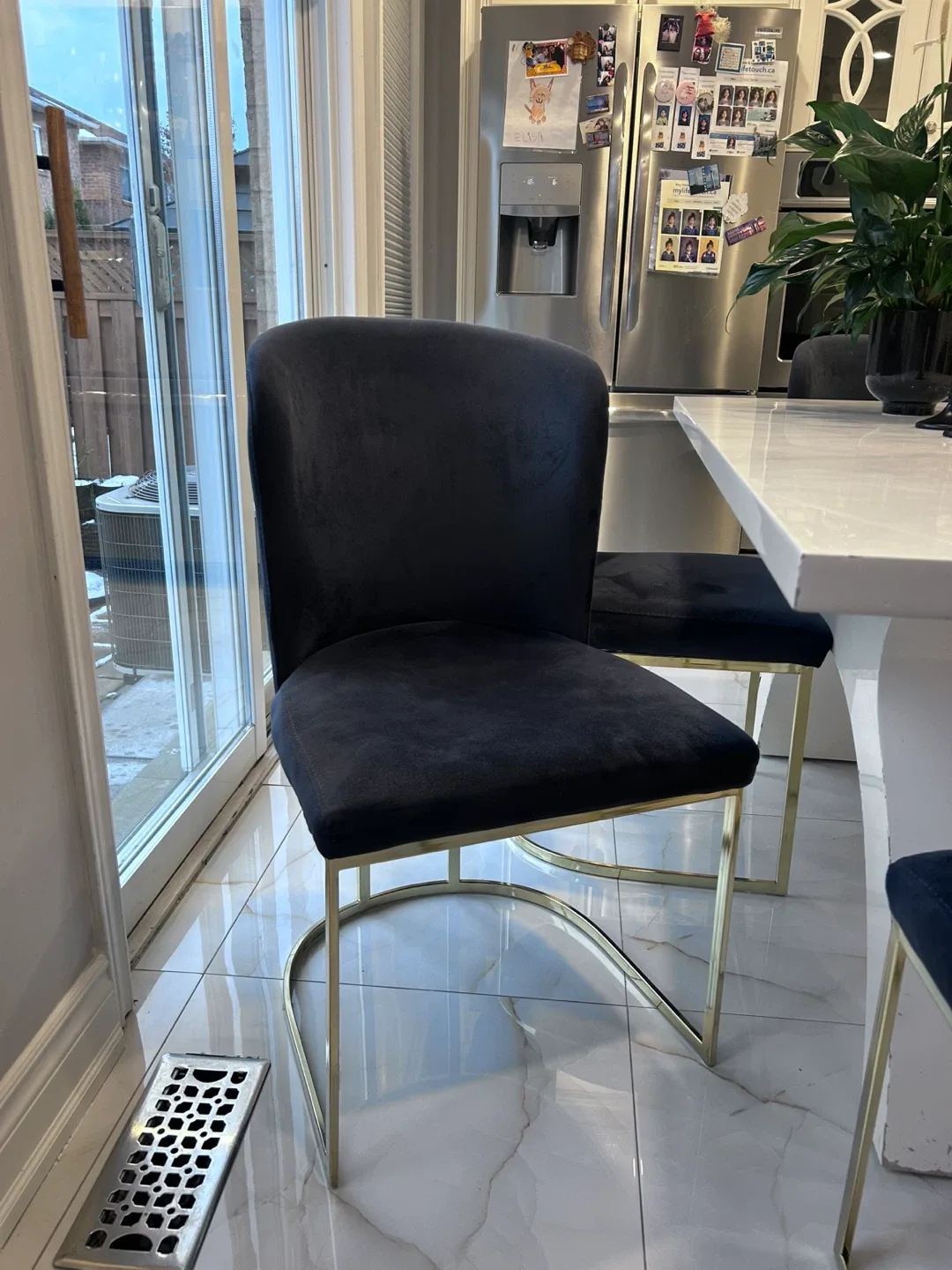 White dinner table with chairs image indicator(3)