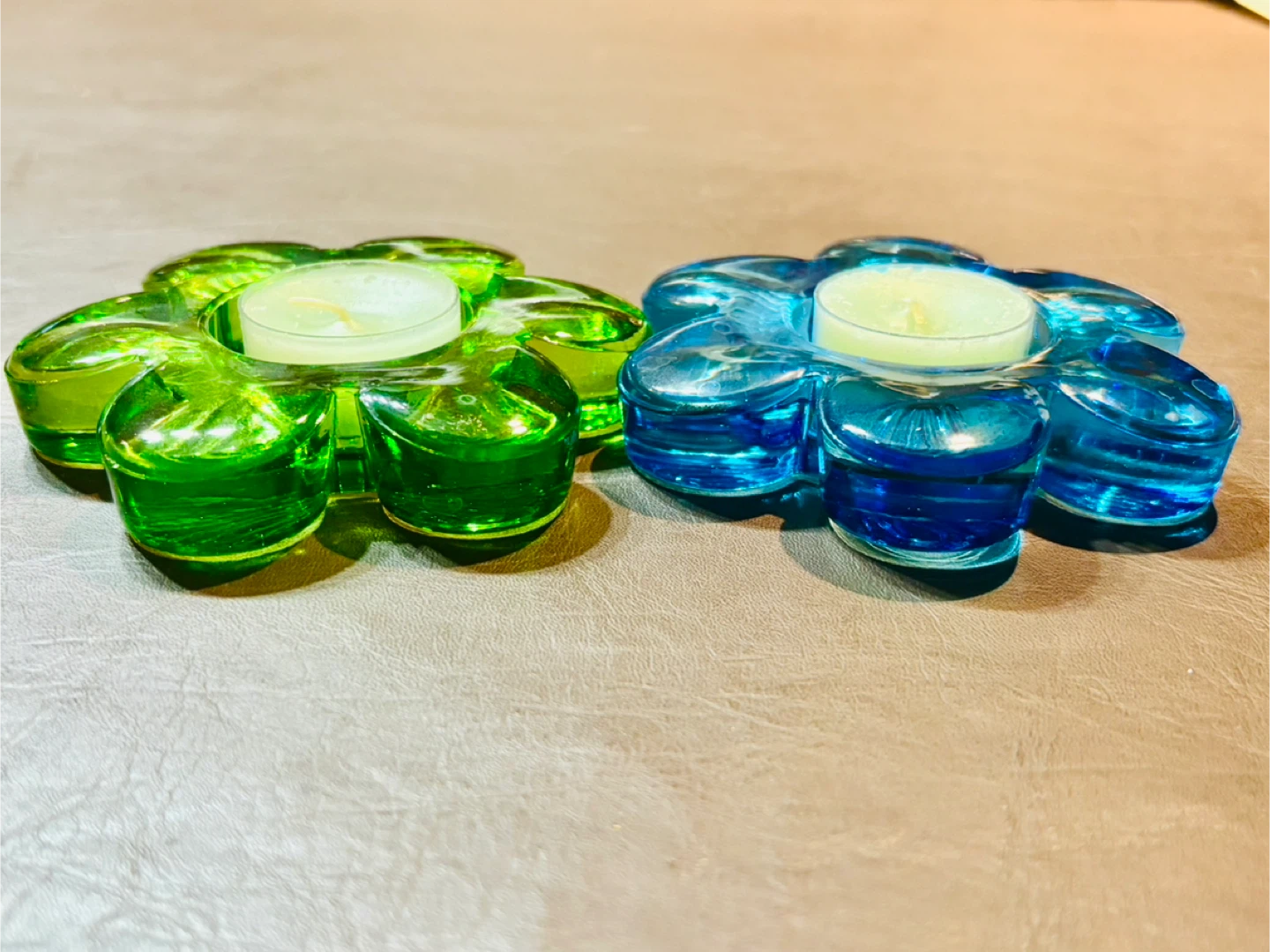 2 Flower Shaped Glass Candle Holders with Tea Light Candles - photo 2