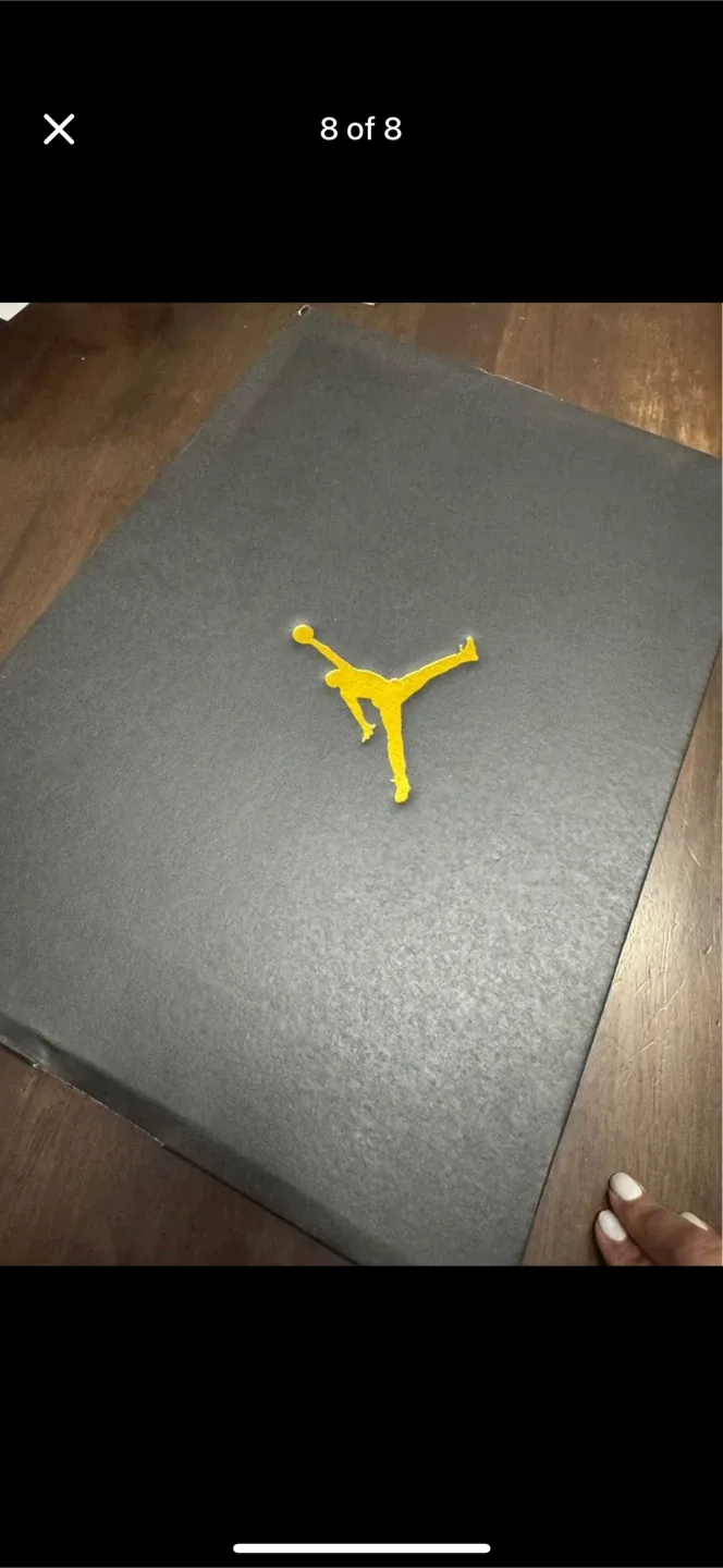 Air Jordan 1 Mid Black/Iron Grey, Size 7.5 image indicator(8)