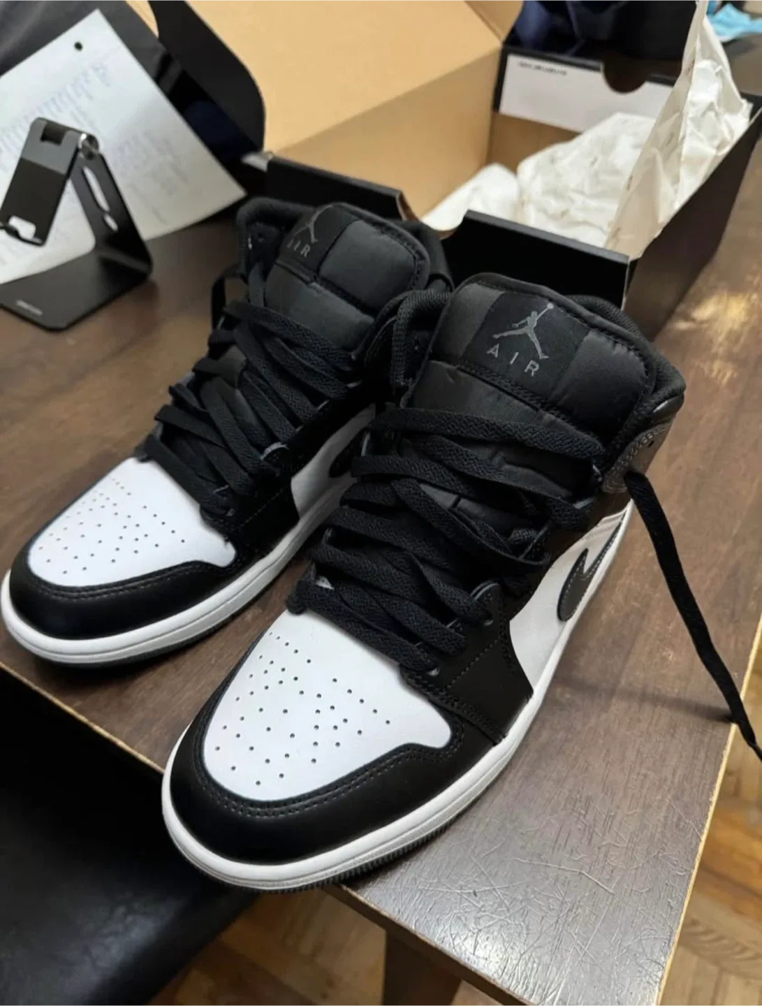 Air Jordan 1 Mid Black/Iron Grey, Size 7.5 image indicator(3)