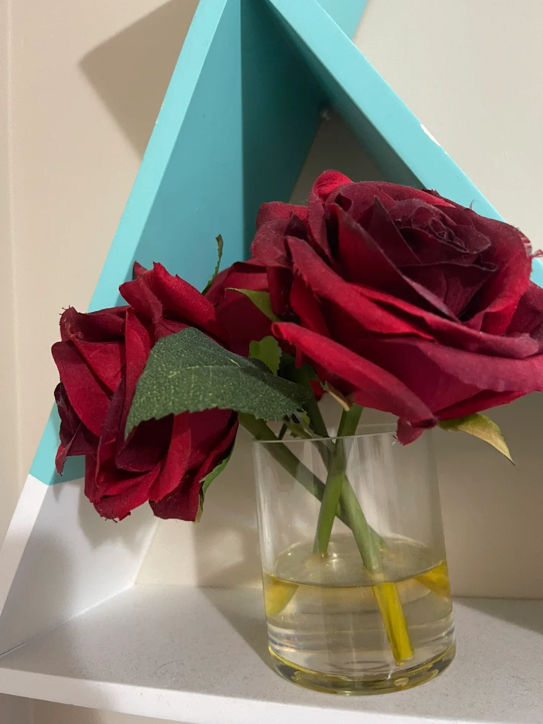 Triangle Wall Shelf (Bookshelf) - Cute Decor image indicator(4)