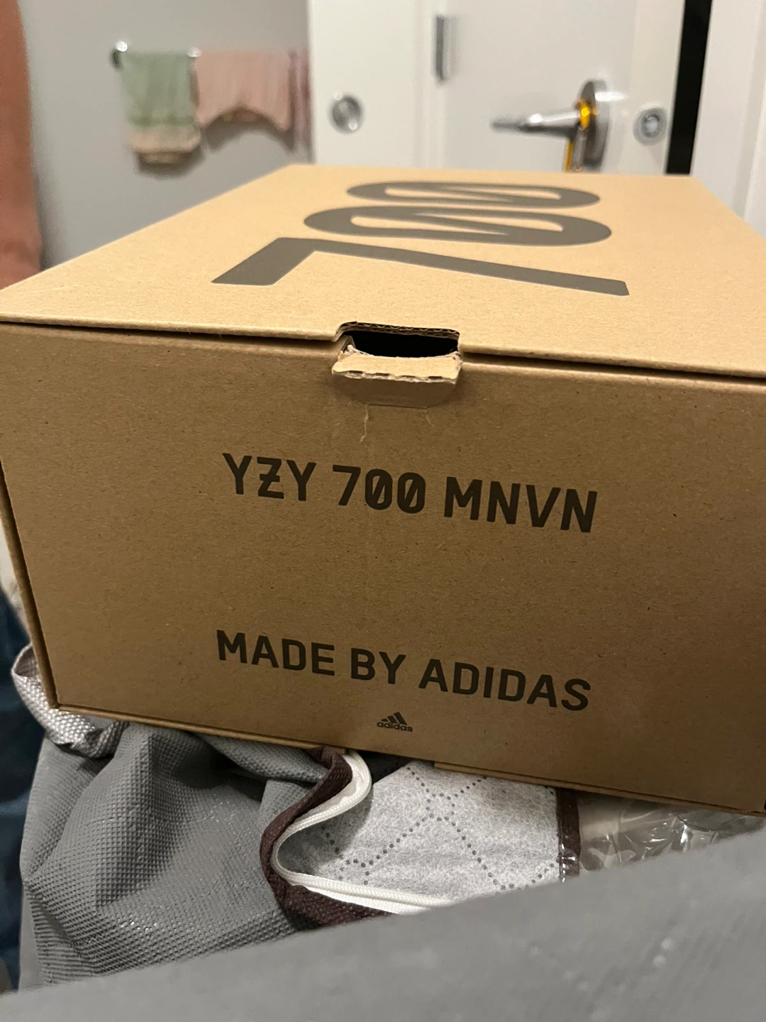 Adidas Yeezy 700 MNVN Resin US 8.5 - photo 3