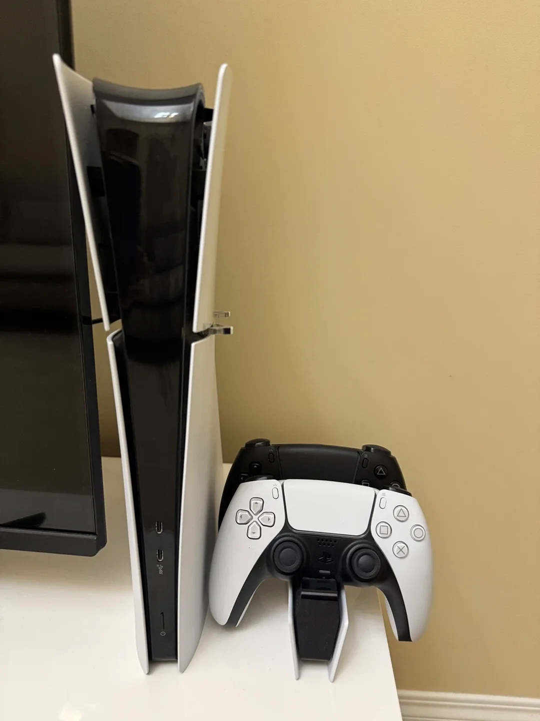 PlayStation 5 Digital Edition Console + Accessories