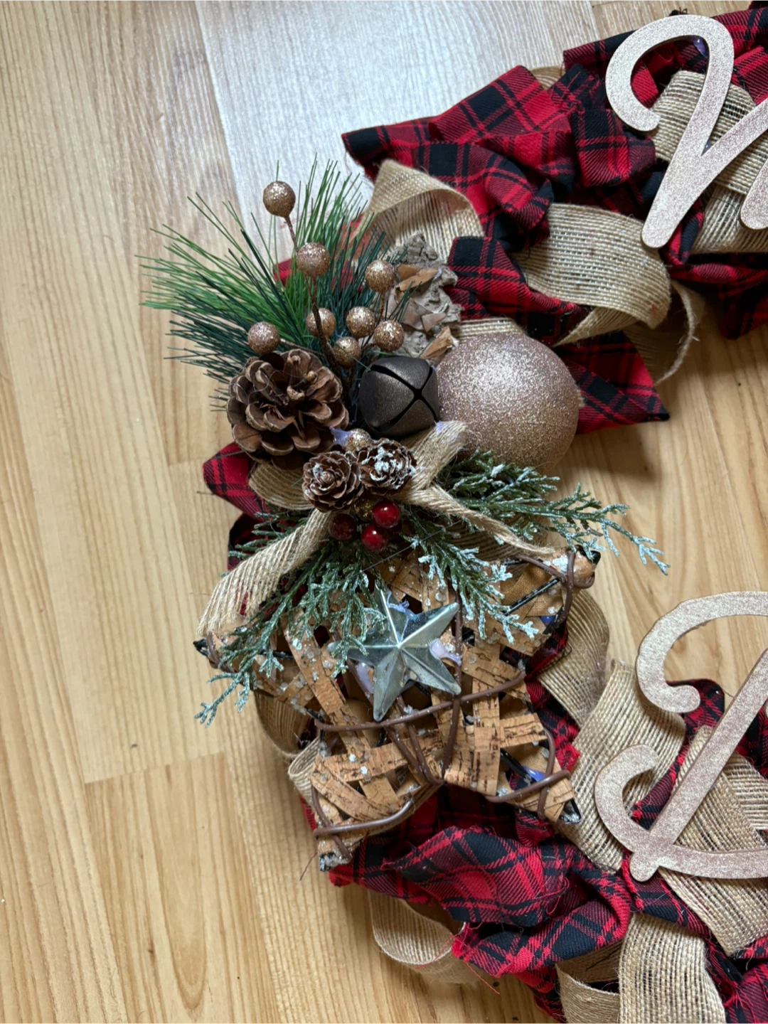 Merry & Bright Christmas Wreath - photo 2