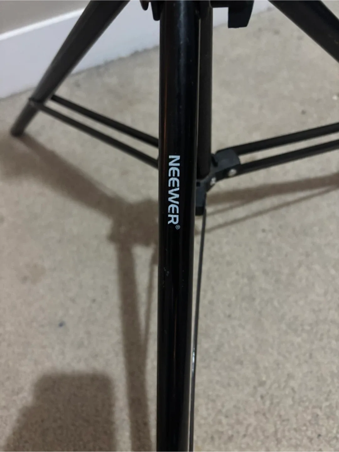 Neewer Light Stand - Black image indicator(2)