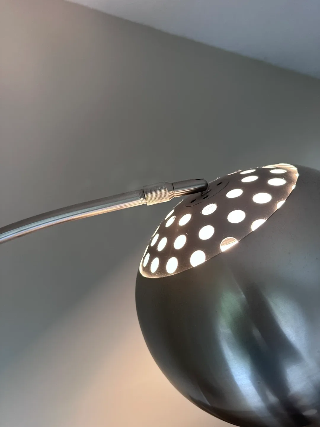 Silver Arc Floor Lamp image indicator(2)