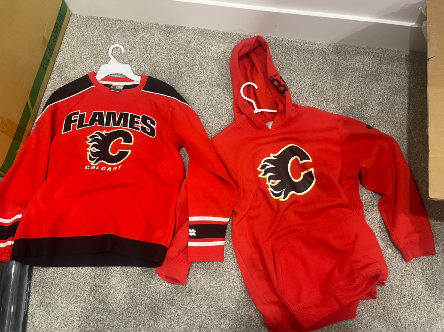 Calgary Flames T-Shirt & Sweatshirts