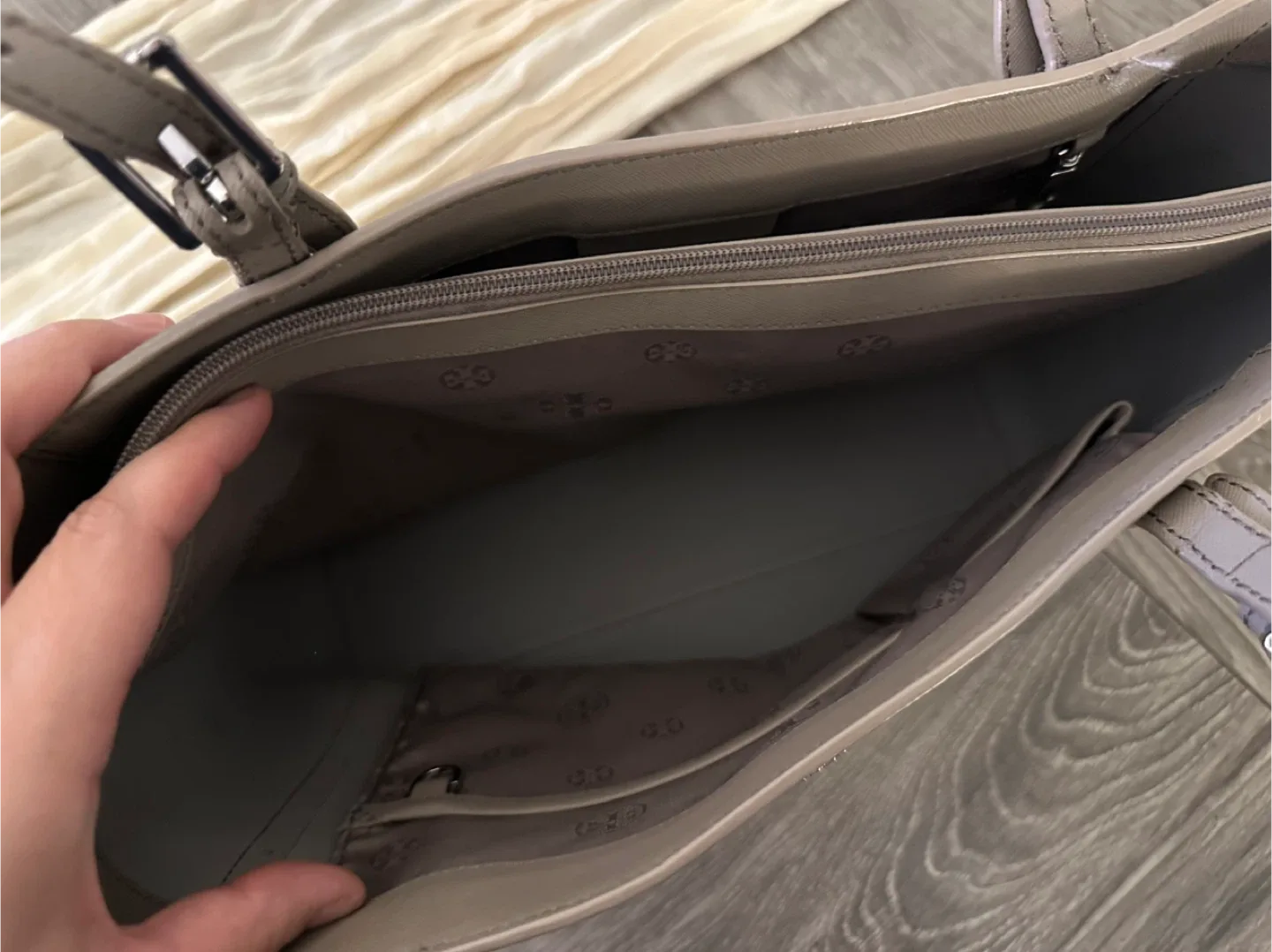 Tory Burch Tote Bag - Taupe image indicator(6)