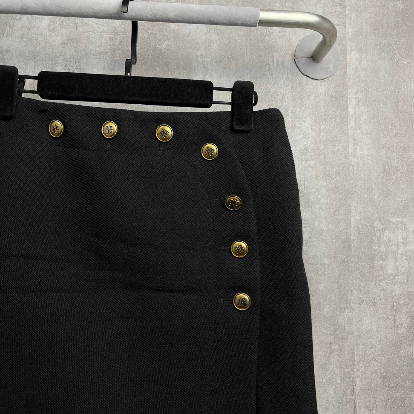 Authentic Givenchy Black Mini Skirt - photo 2