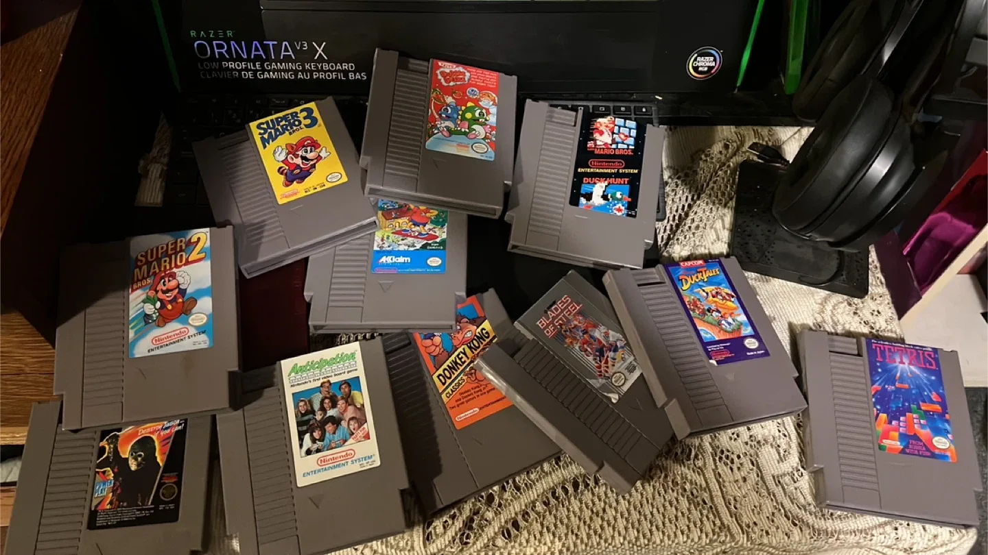 Nintendo NES Games & Controllers