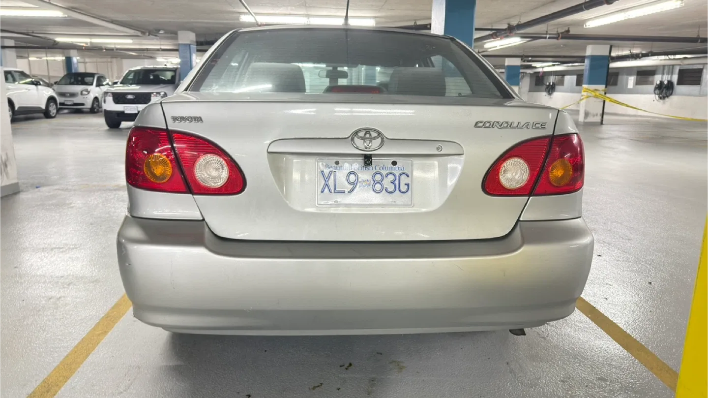 Toyota Corolla Sedan - Silver image indicator(2)