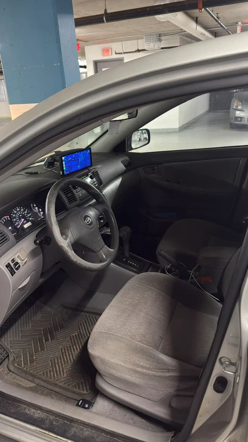 Toyota Corolla Sedan - Silver image indicator(3)