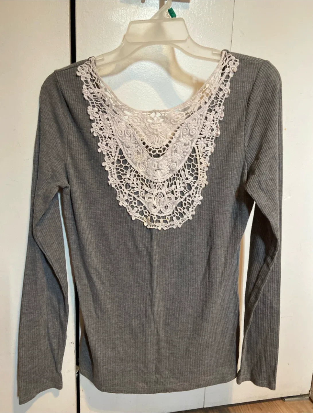 Assorted Women’s clothes szL image indicator(6)