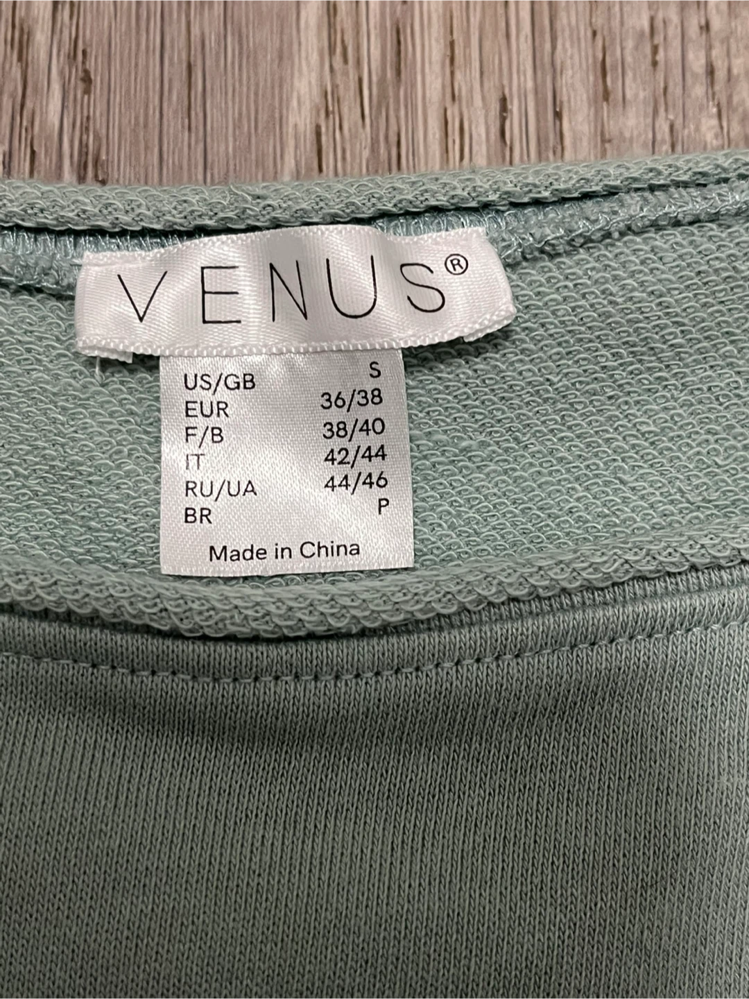 Venus Puff Sleeve Top - Size Small - photo 4