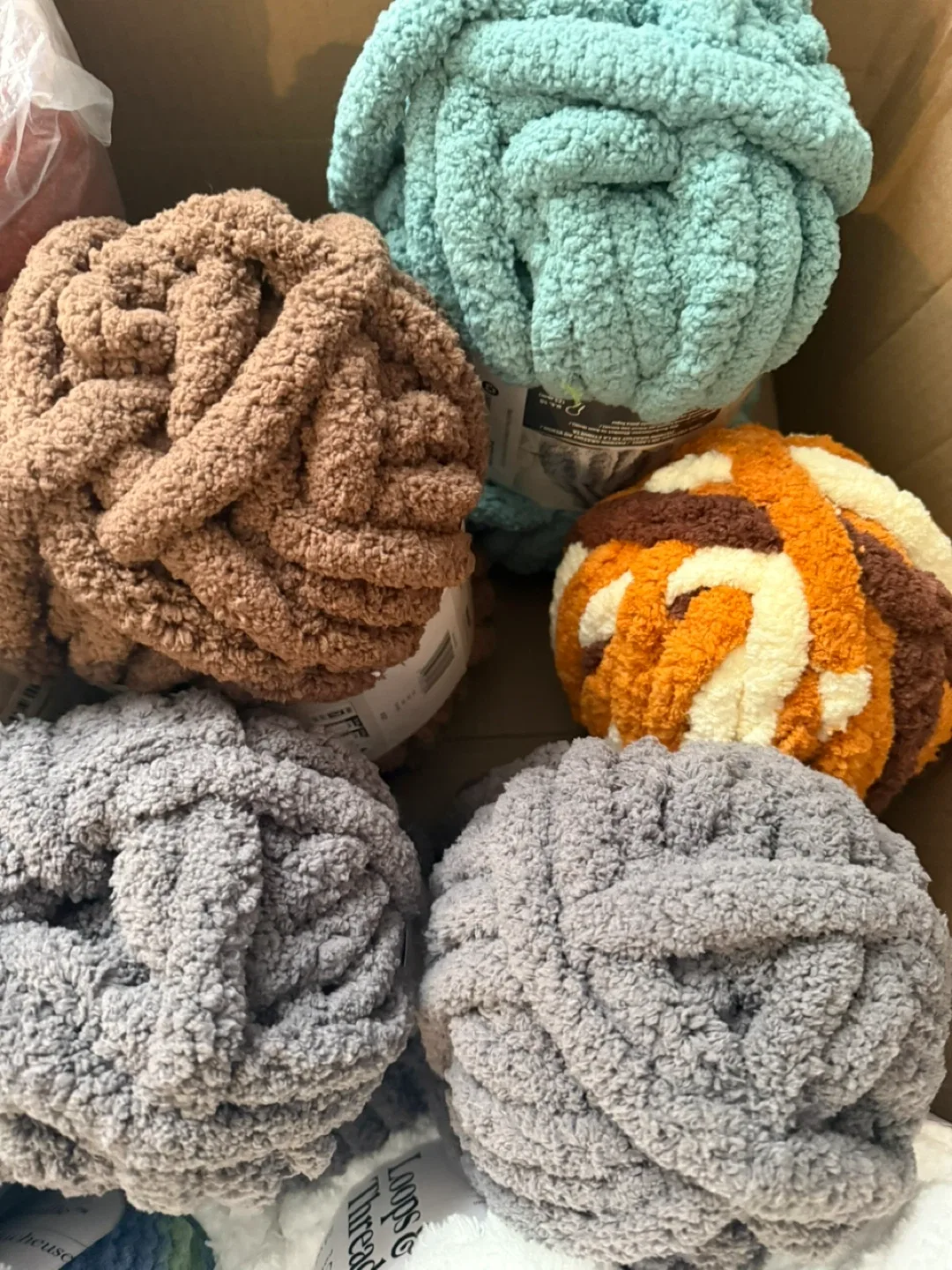 Yarn Lot: 10 Brand New Chunky Knit skeins image indicator(2)