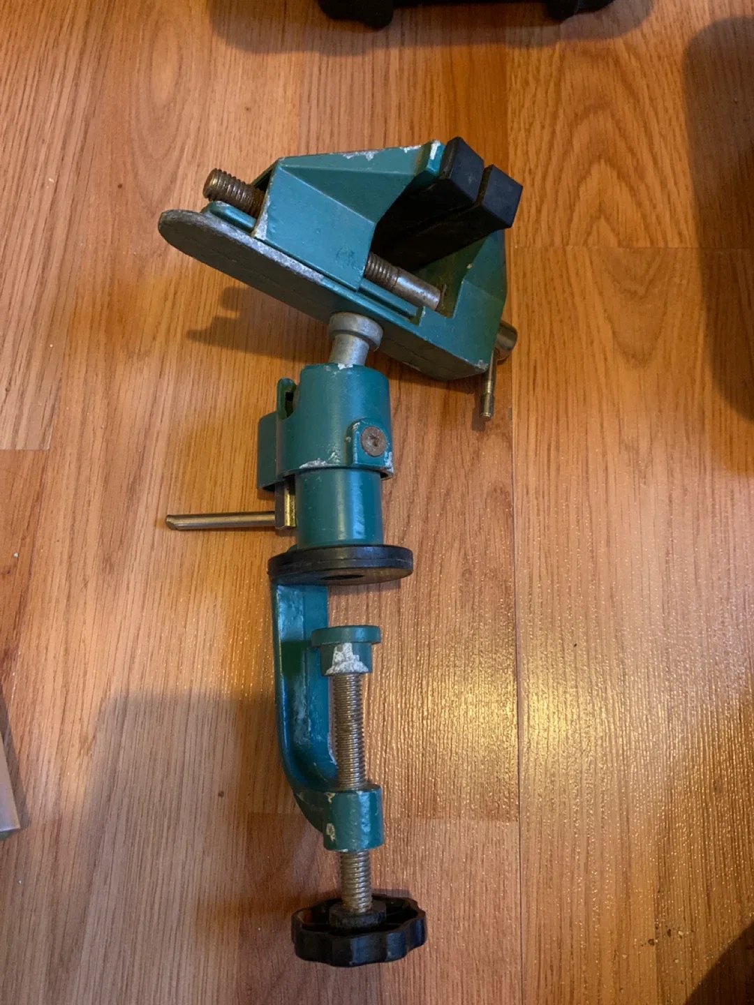 Bench Vise - Green