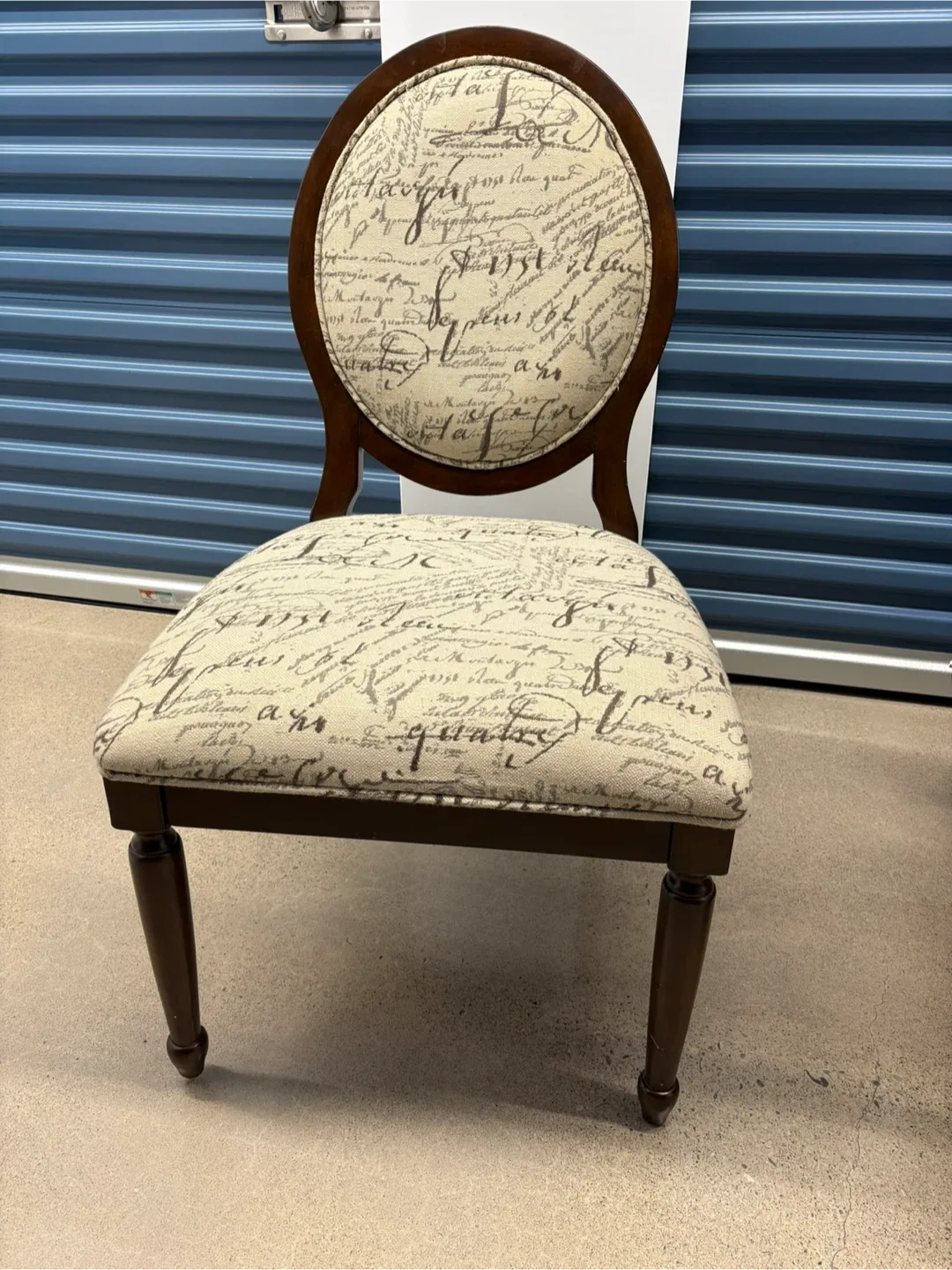 Accent Chair with Script Design
