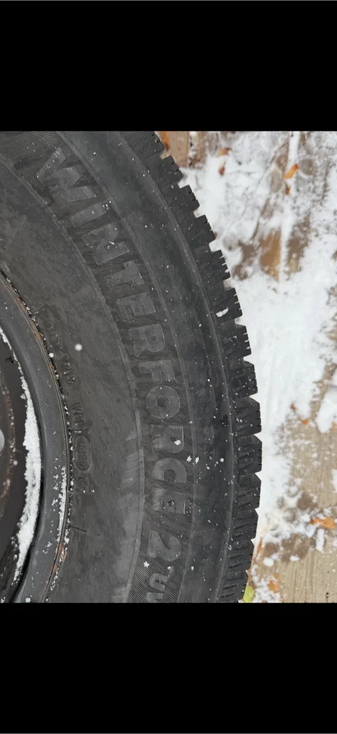 265/70R17 Winterforce 2 Tire image indicator(2)