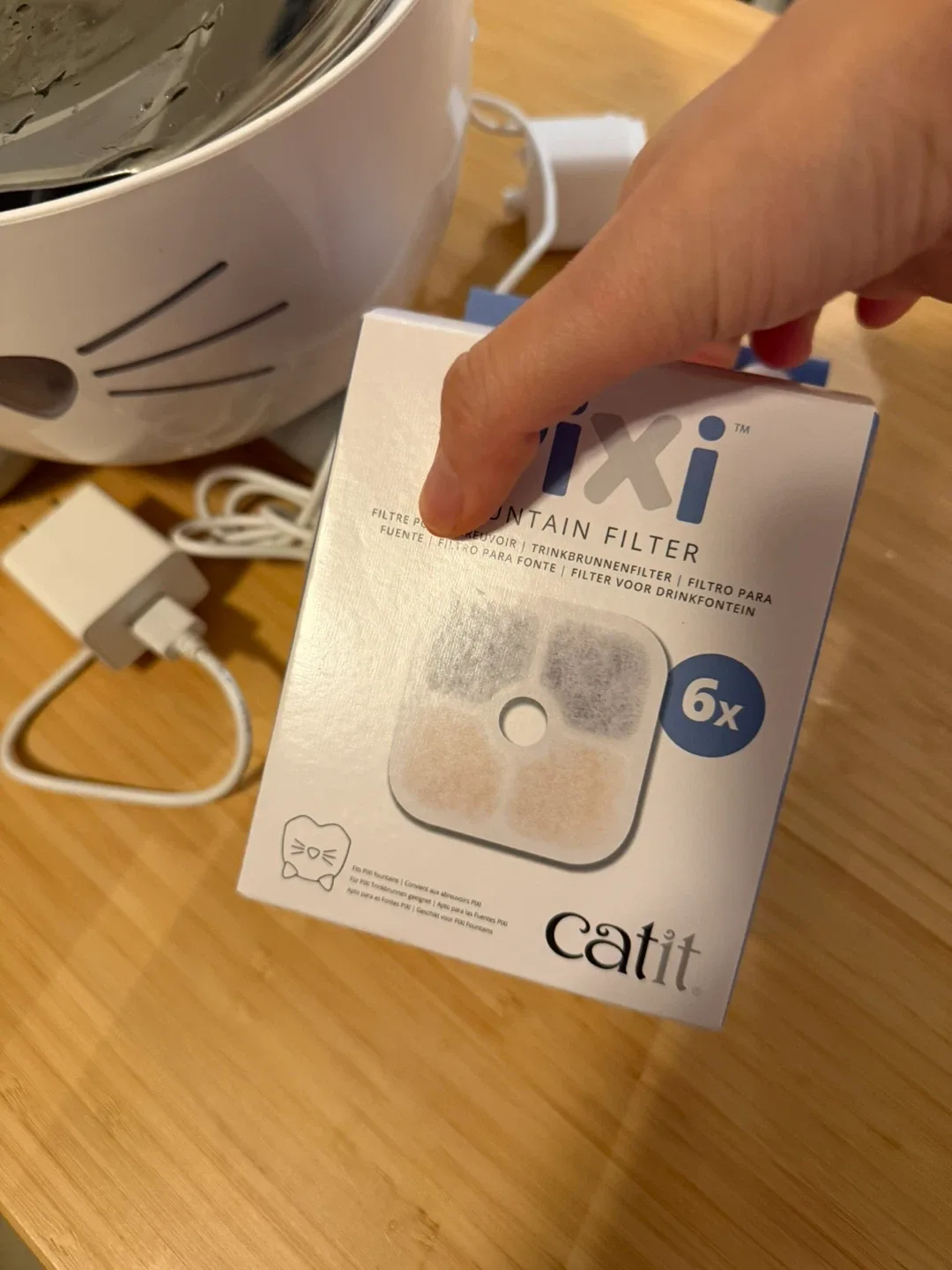 Catit Pixi Cat Fountain w/ 5 Filters image indicator(3)