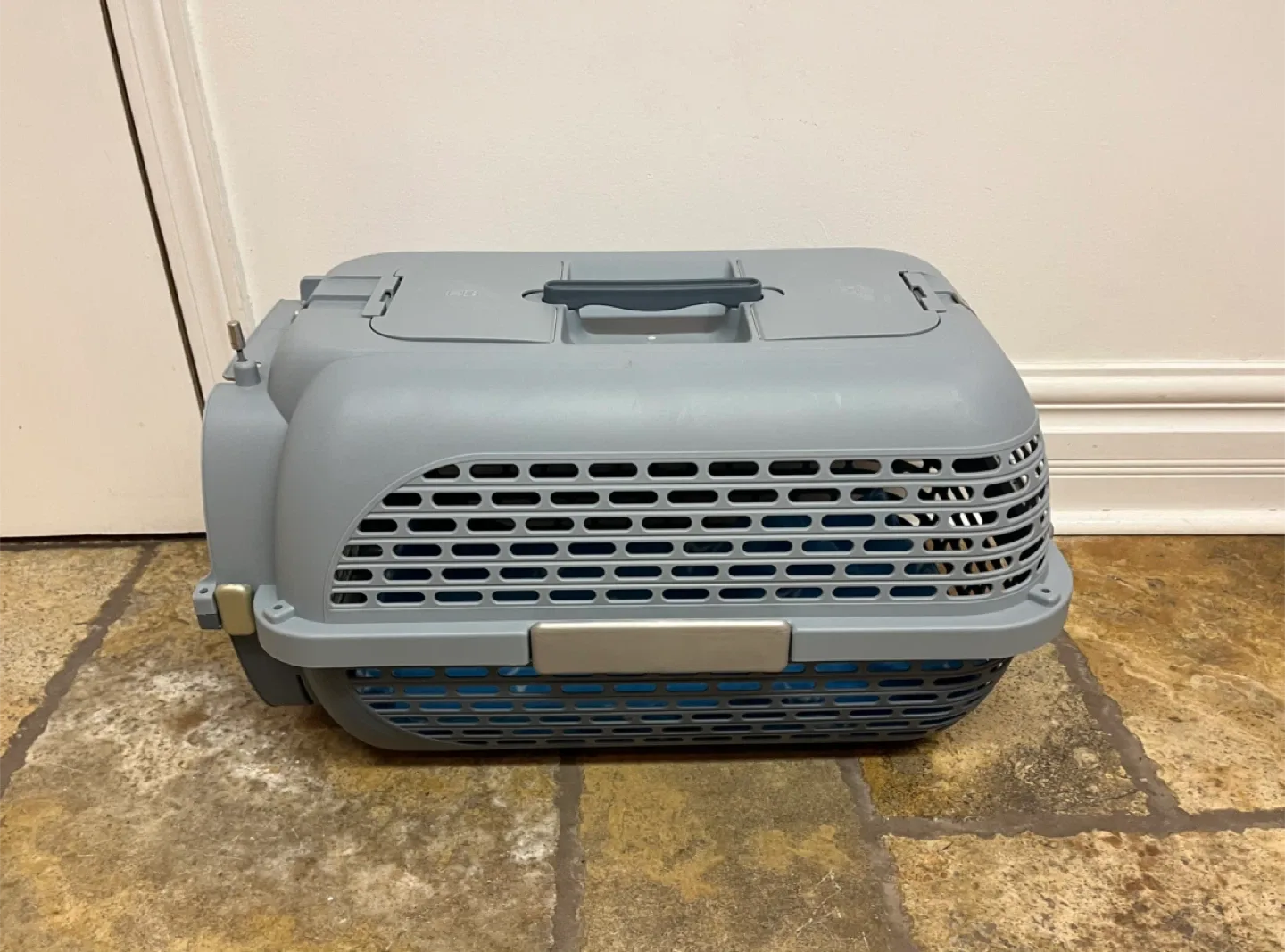 XS Dog Crate or Large Cat Carrier - Airplane Approved image indicator(2)