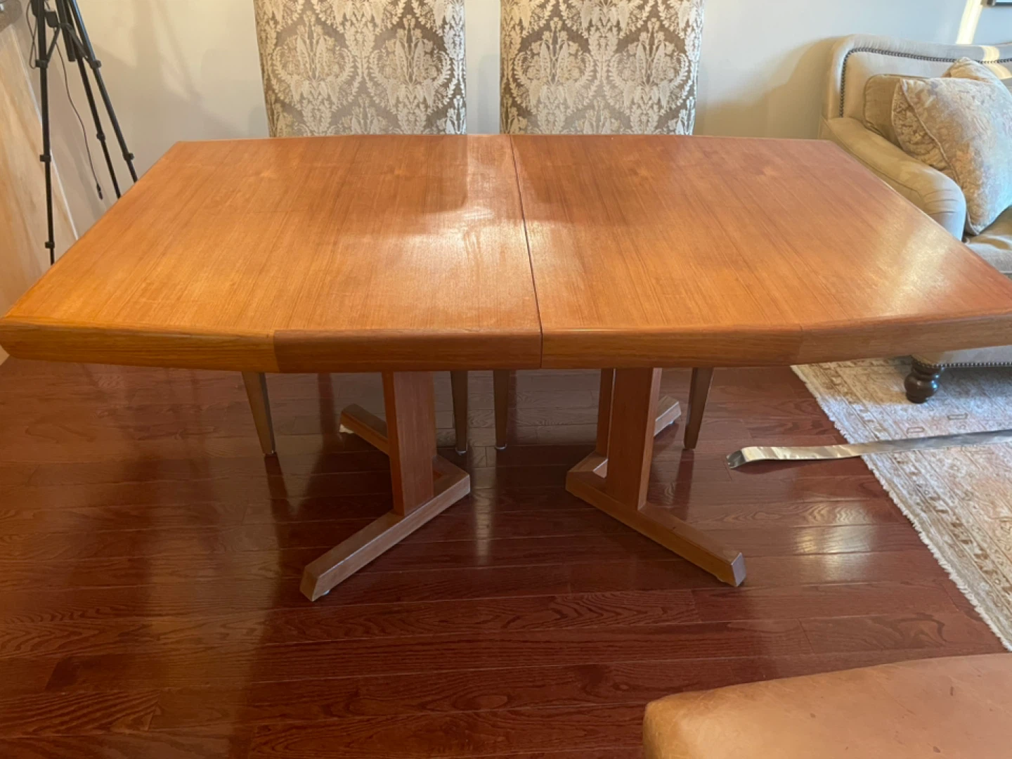 ✨ Solid Teak Wood Dining Table + Extra Leaf - photo 4